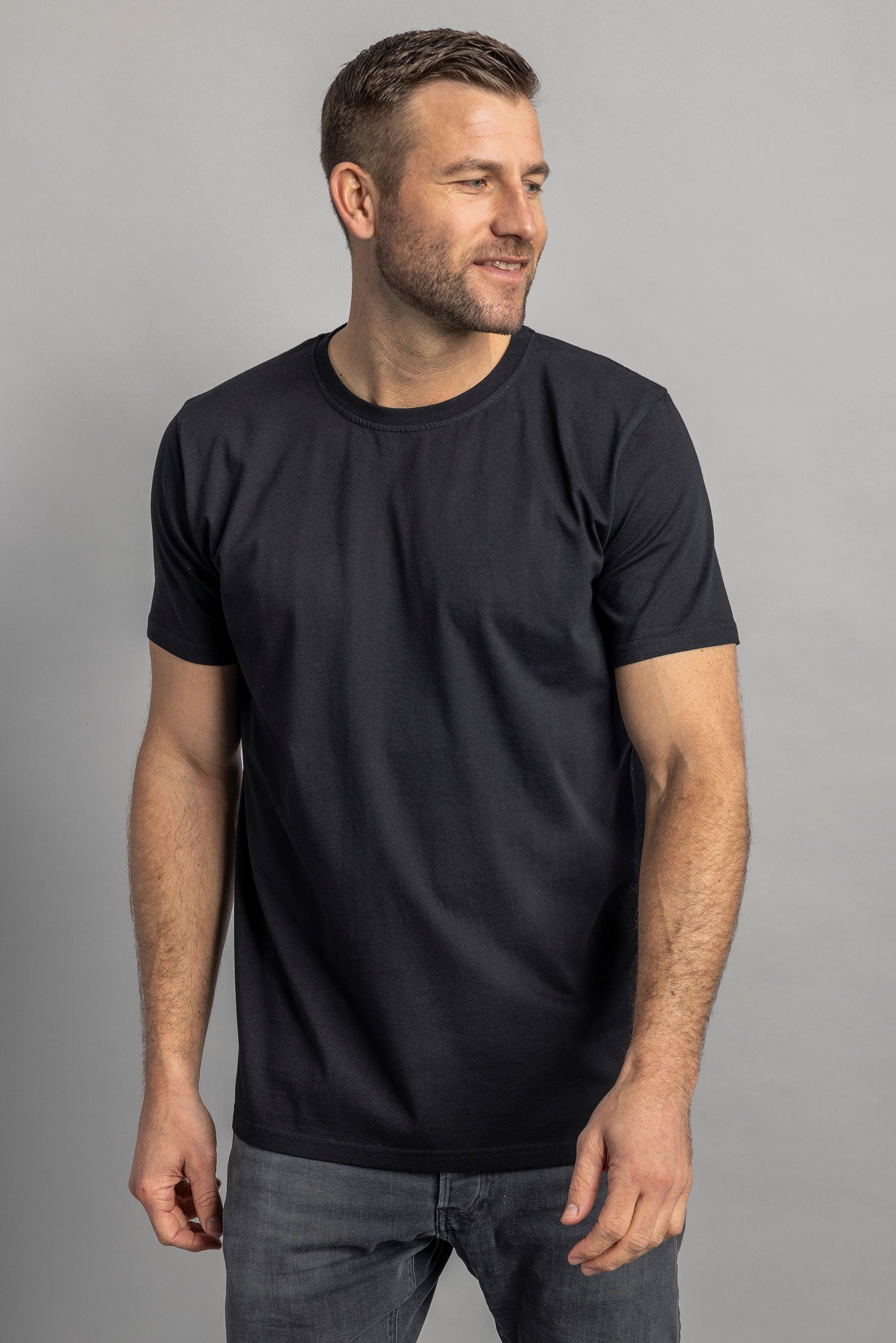 Premium Blank T-Shirt SLIM von Dirts aus Bio Baumwolle