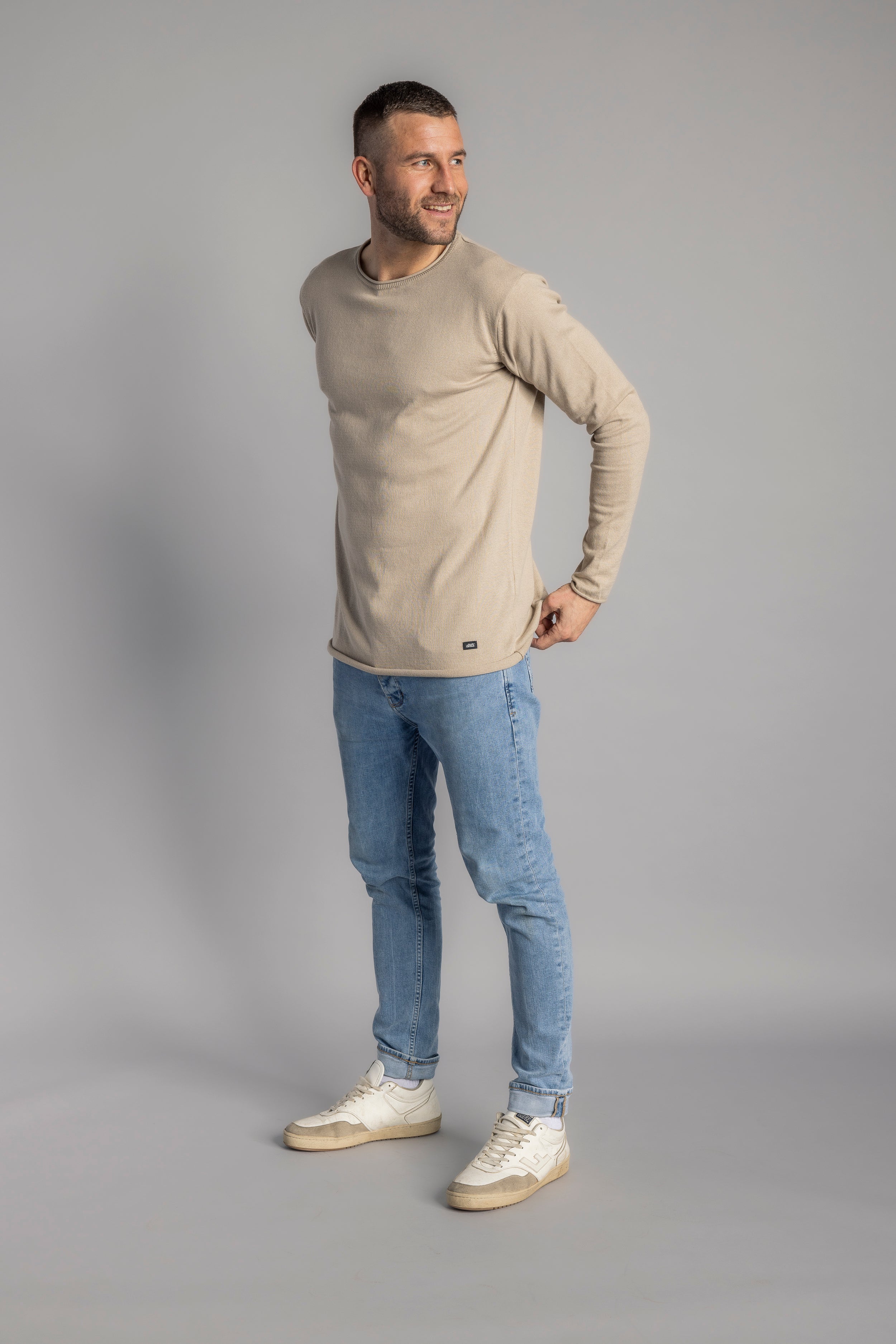 Beiger Pullover Strick-Longsleeve aus 100% Bio-Baumwolle von DIRTS