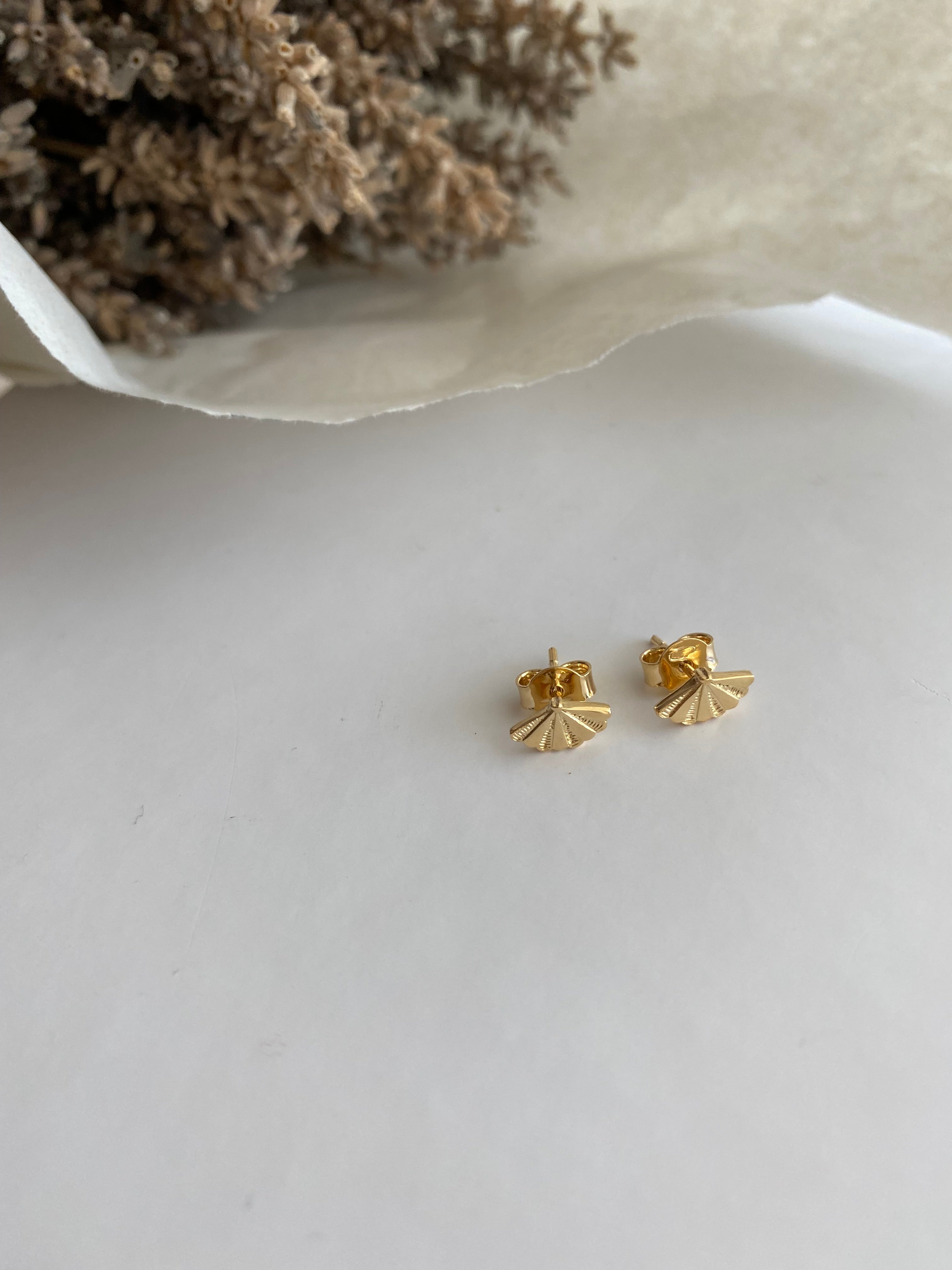SANTIAGO Shell Mini Stud Earrings (Single or as a Pair)