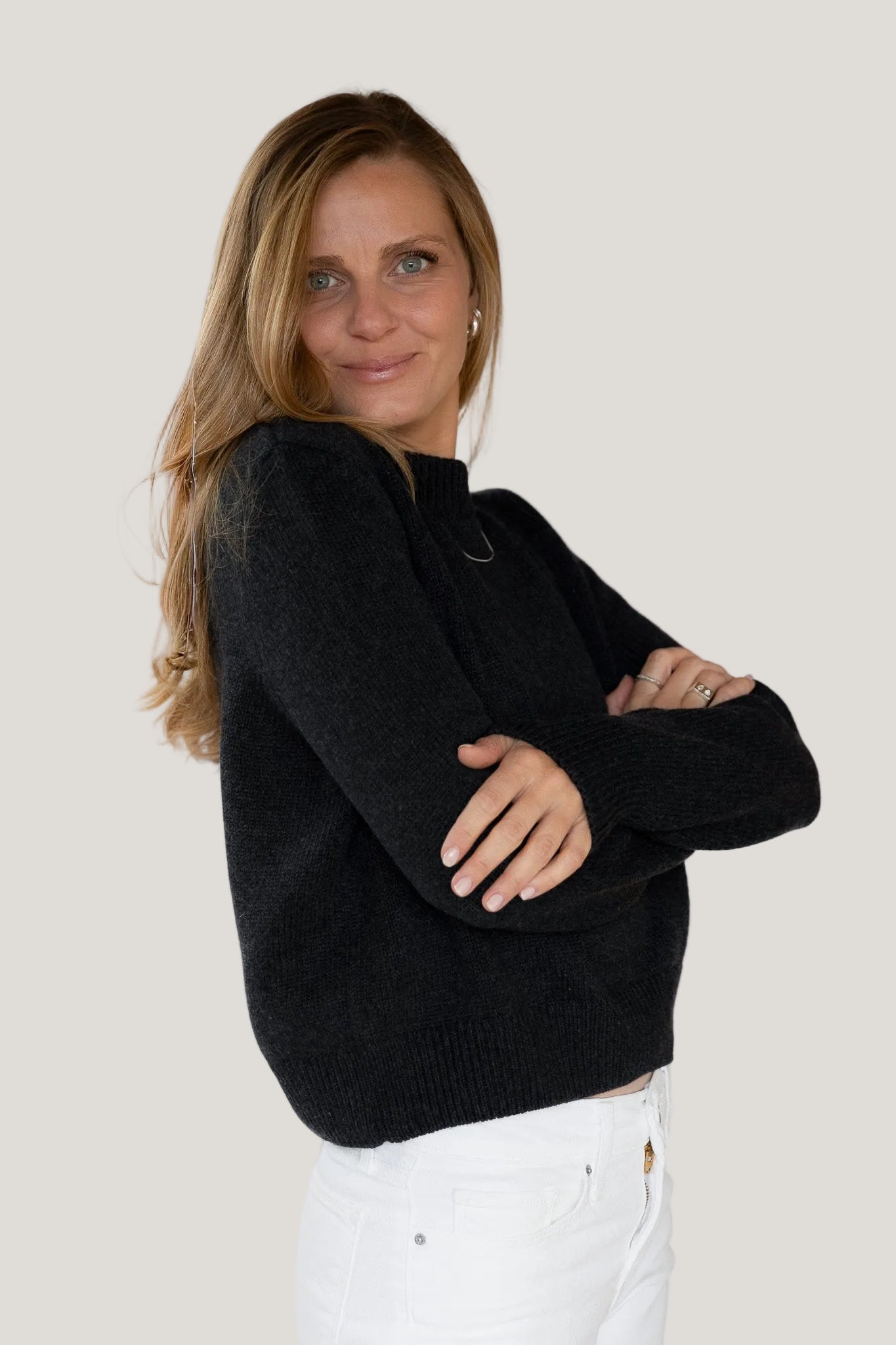 Schwarzer Sweater Nita aus Bio-Baumwolle & recyceltem Kaschmir von Pura Clothing