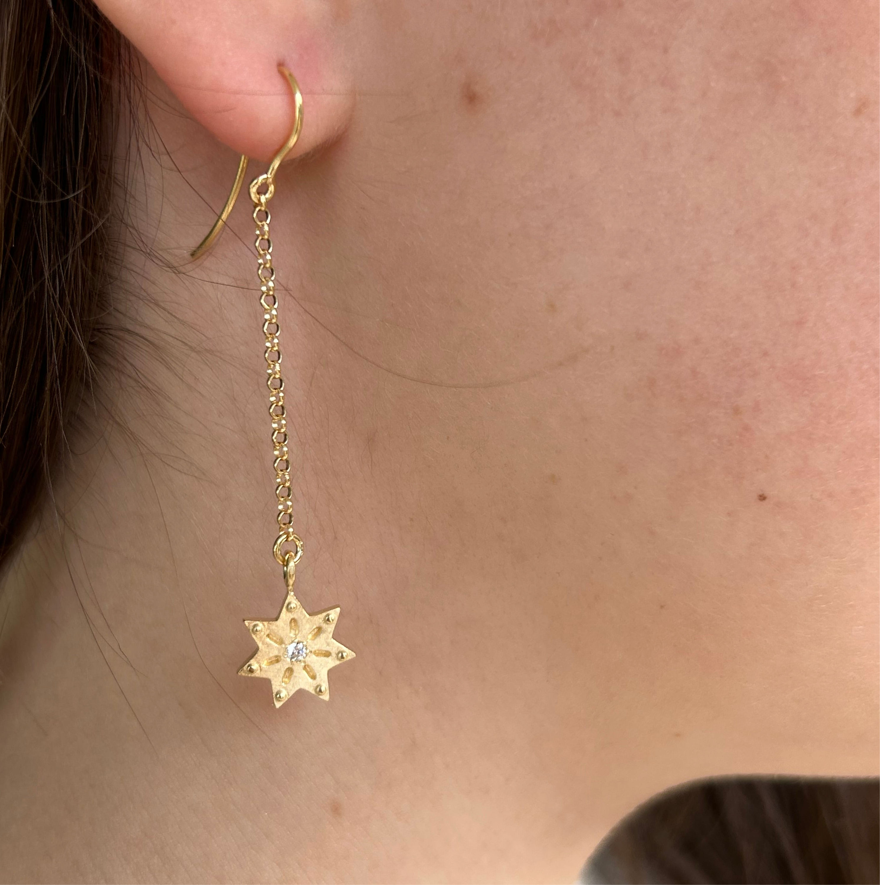 STAR*ina Lange Ohrringe mit Zirkonia von V Design Lab