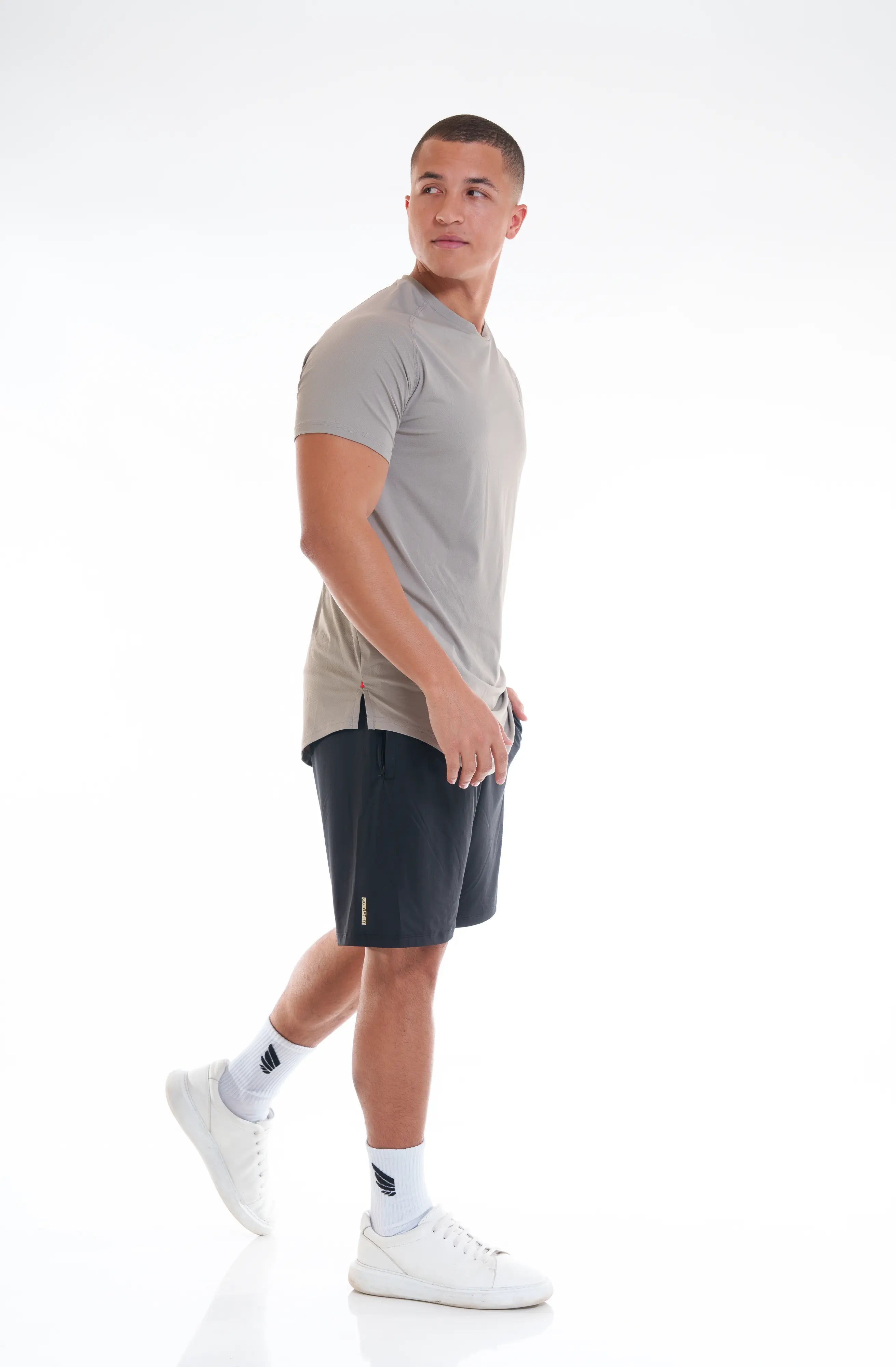 NIVɅYS ® zeyla performance shorts obsidian black right side view