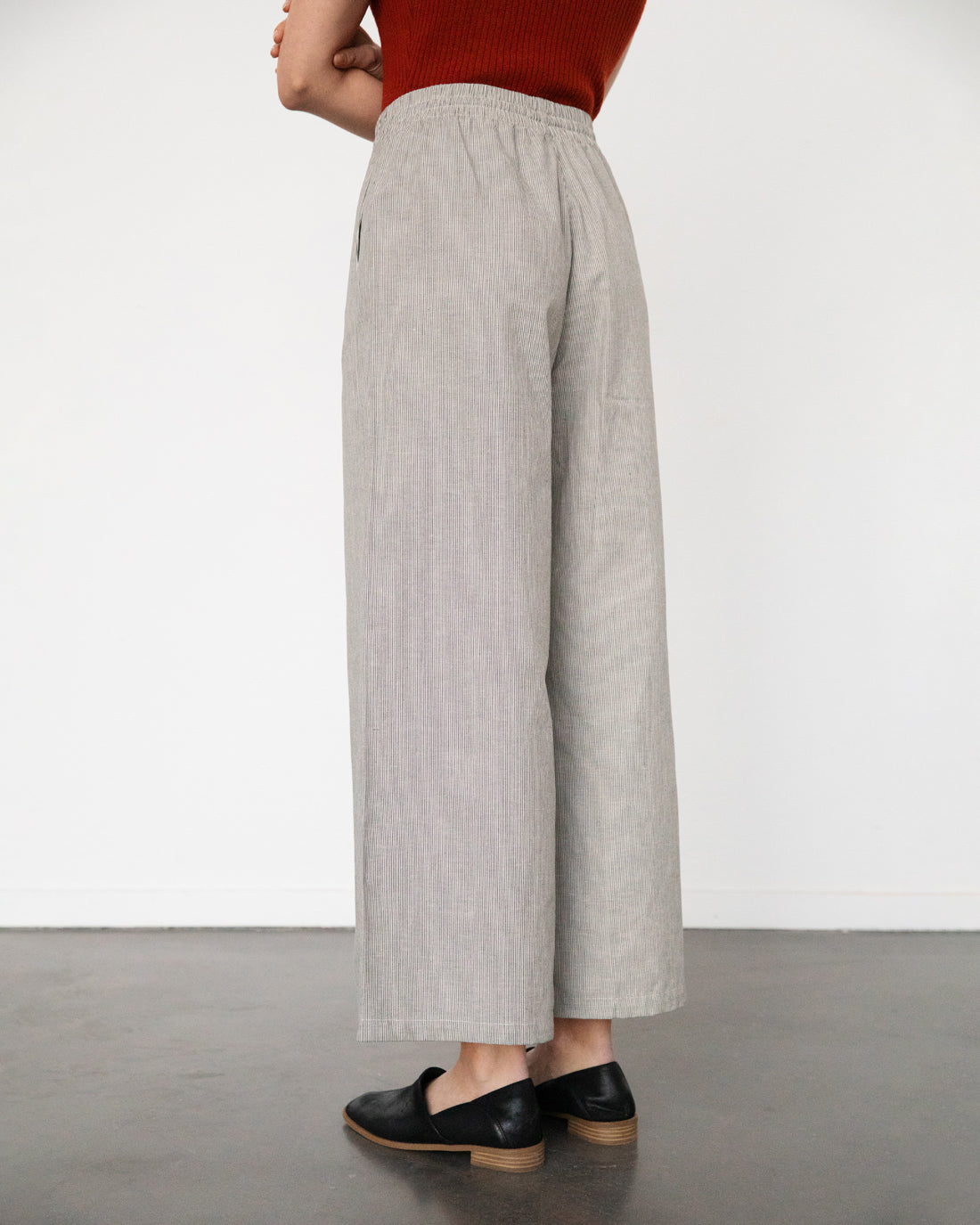 Graue Weite Hose aus 100% Bio-Baumwolle von Rotholz