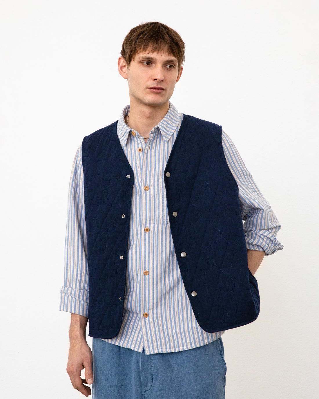 Gilet matelassé bleu foncé en 100 % coton biologique de Rotholz
