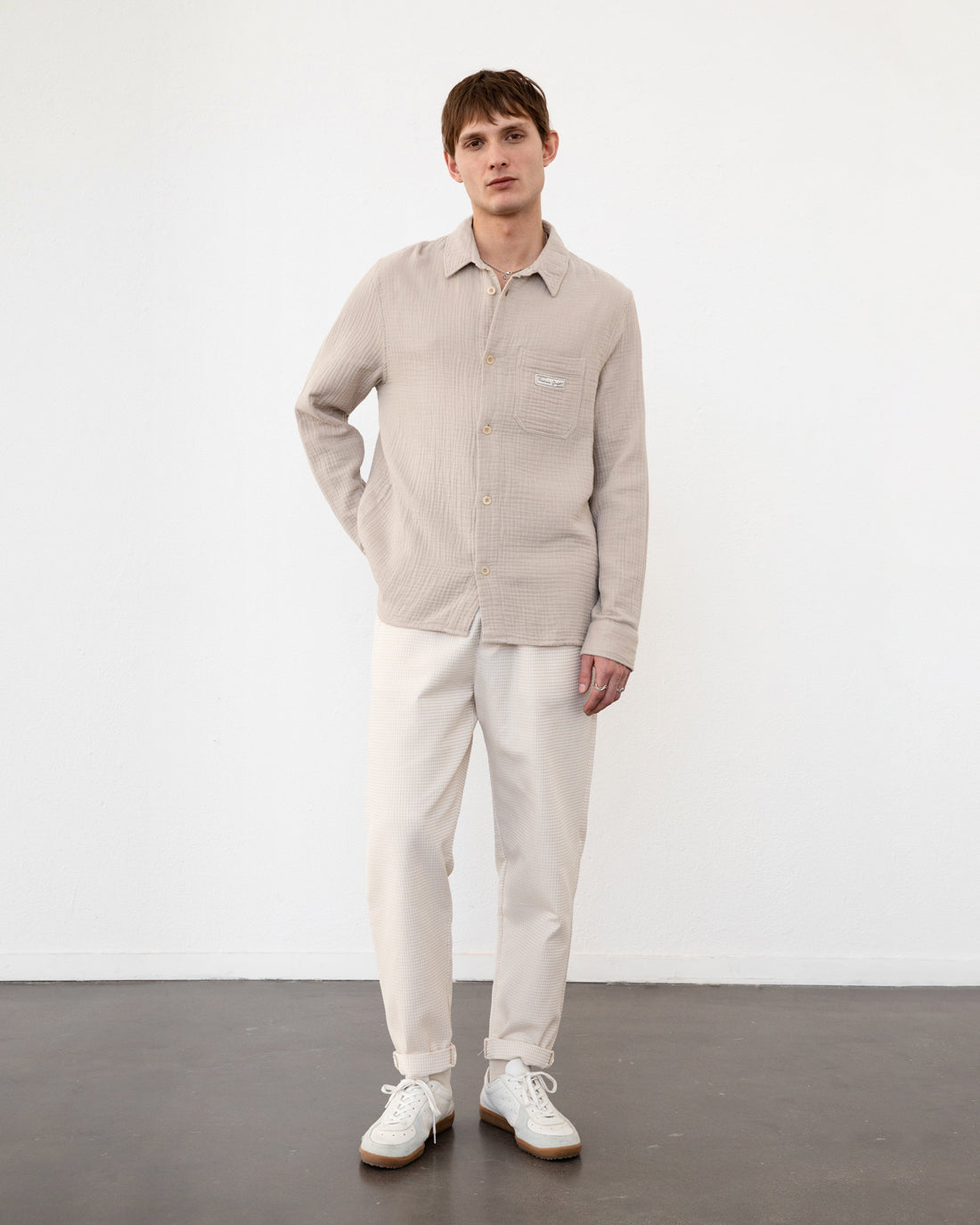 Beige shirt made of 100% muslin organic cotton by Rotholz
