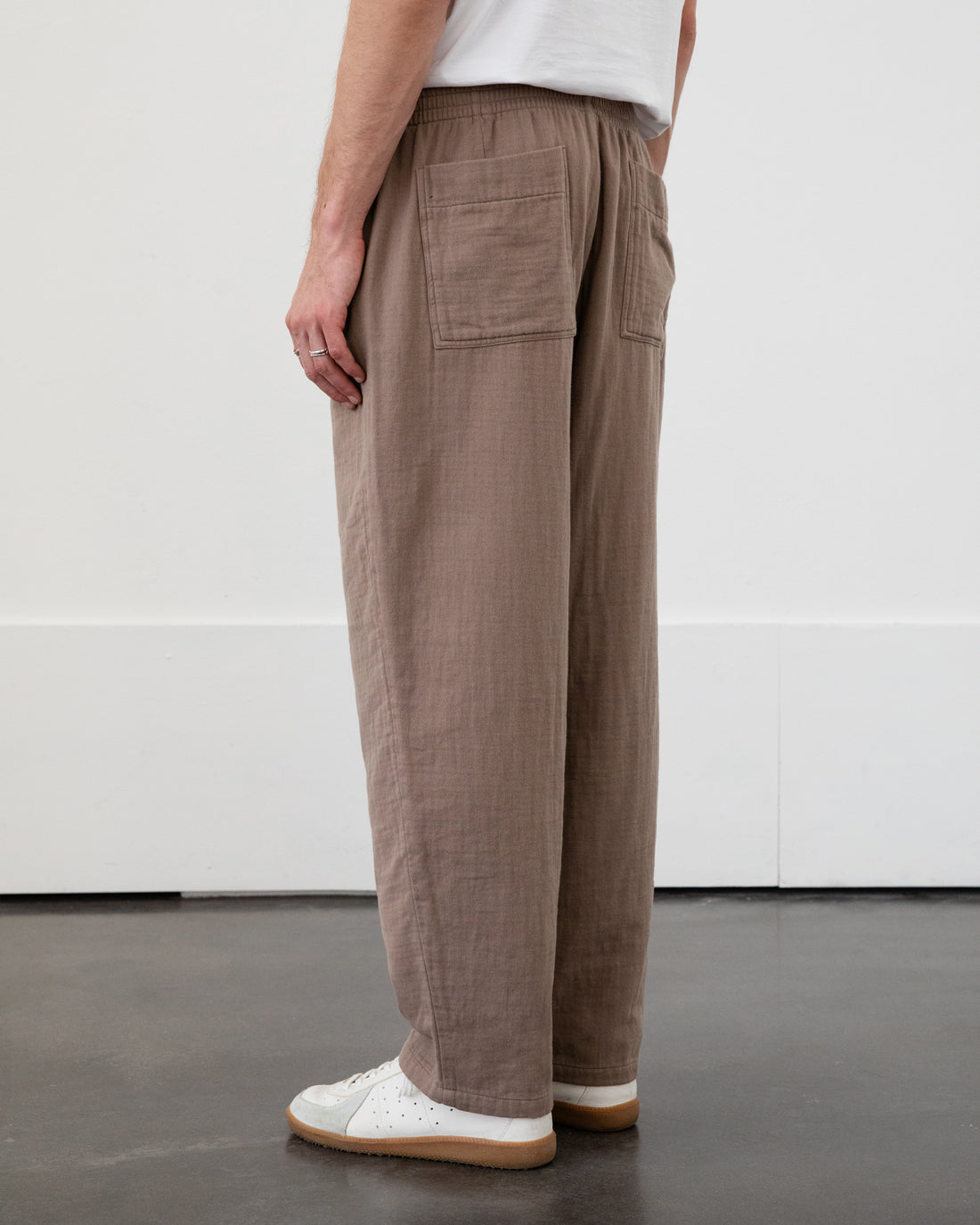 Pantalon large marron en coton 100 % biologique de Rotholz