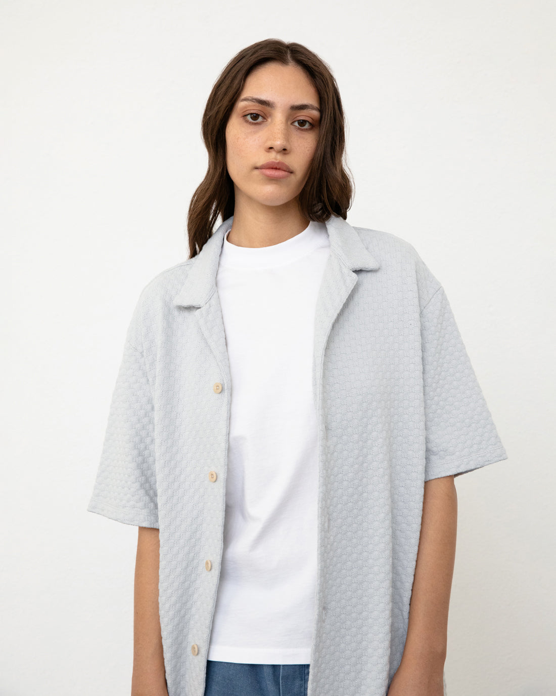 Grey bowling shirt made from 100% organic cotton by Rotholz