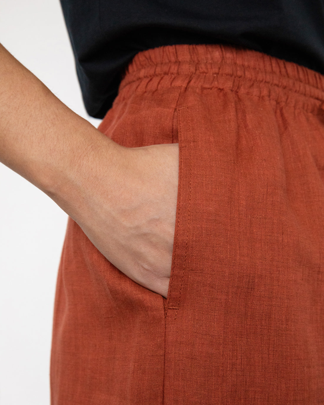 Rote Weite Hose aus 100% Bio-Baumwolle von Rotholz