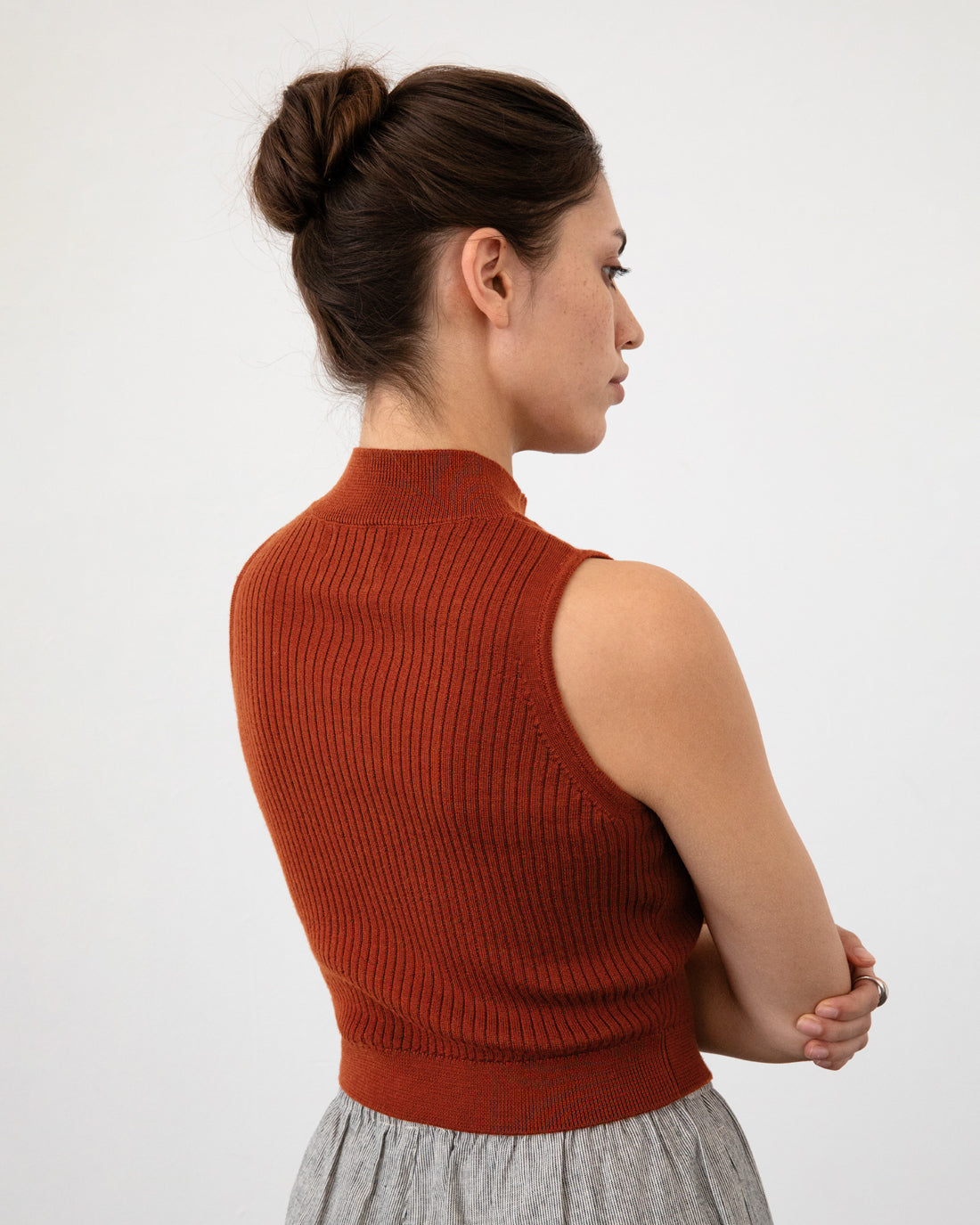 Red knit top made of merino wool by Rotholz