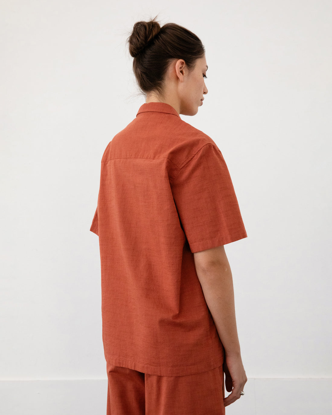 Red bowling shirt made from 100% organic cotton by Rotholz