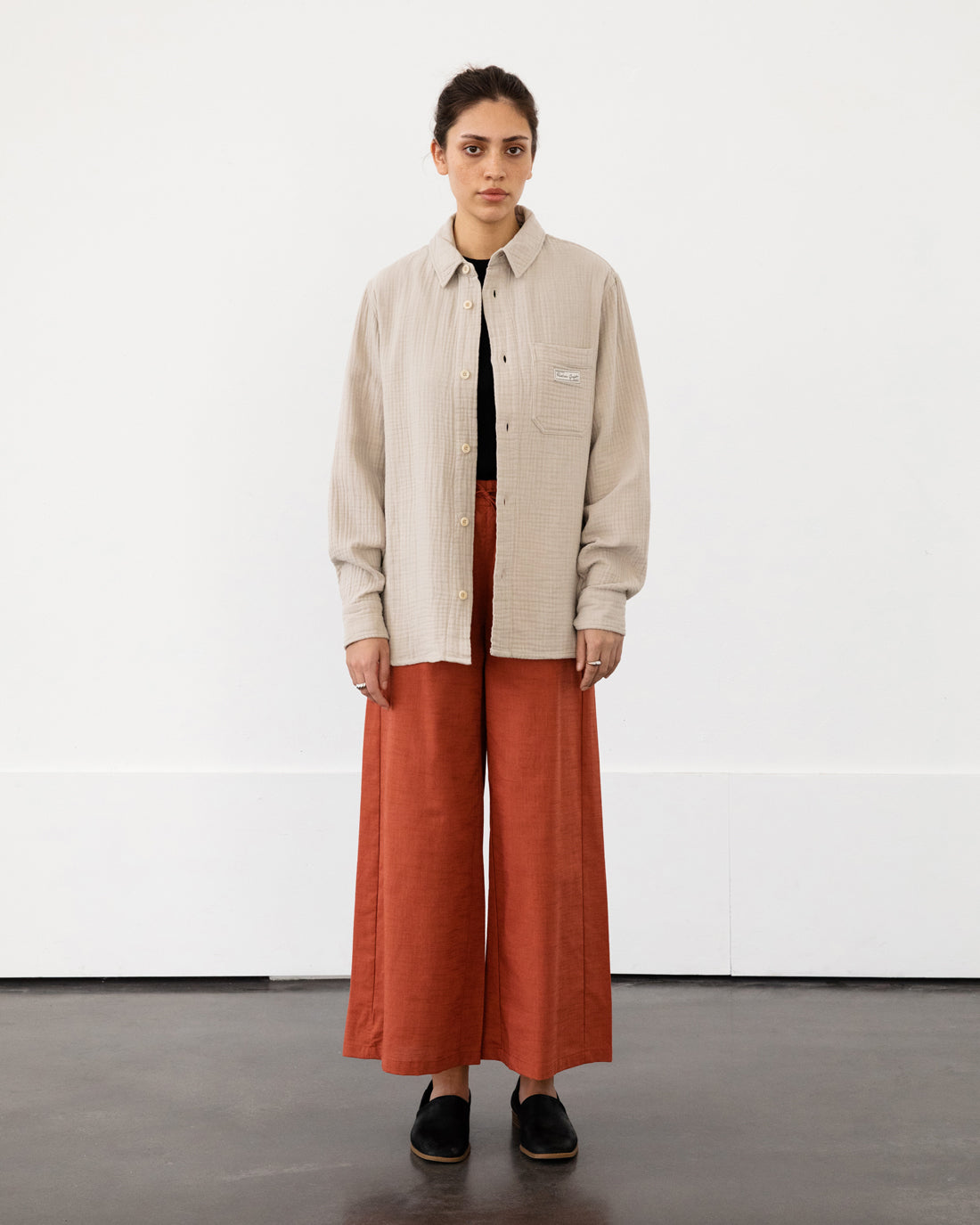 Beige shirt made of 100% organic cotton by Rotholz
