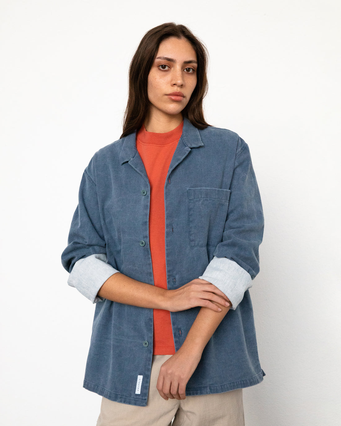 Denimblaues Hemd aus 100% Recycletem Denim von Rotholz
