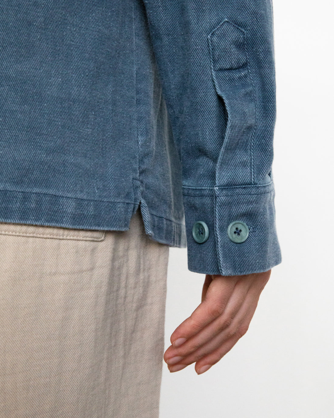 Denimblaues Hemd aus 100% Recycletem Denim von Rotholz
