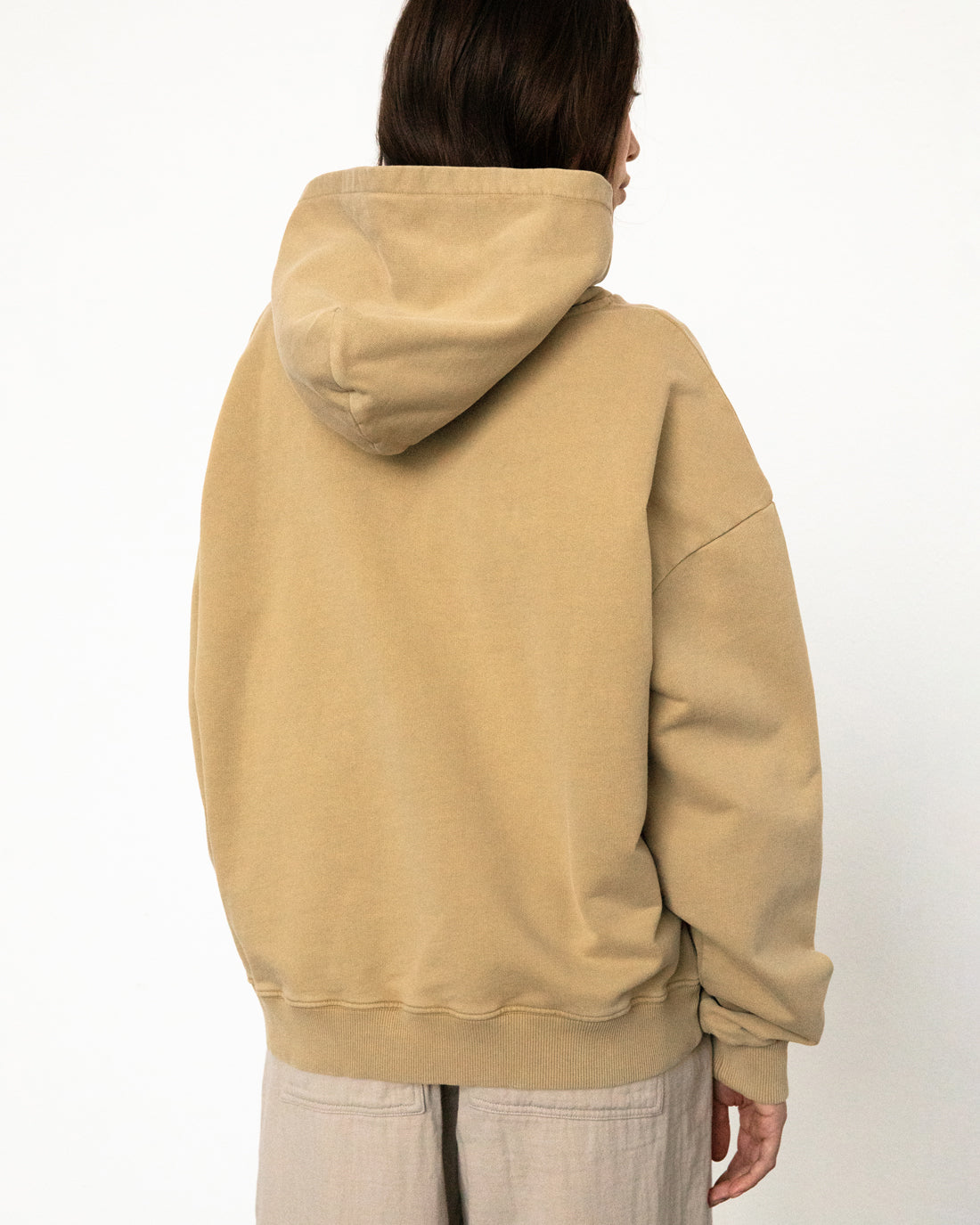 Gelber Pullover Logo aus 100% Bio-Baumwolle von Rotholz