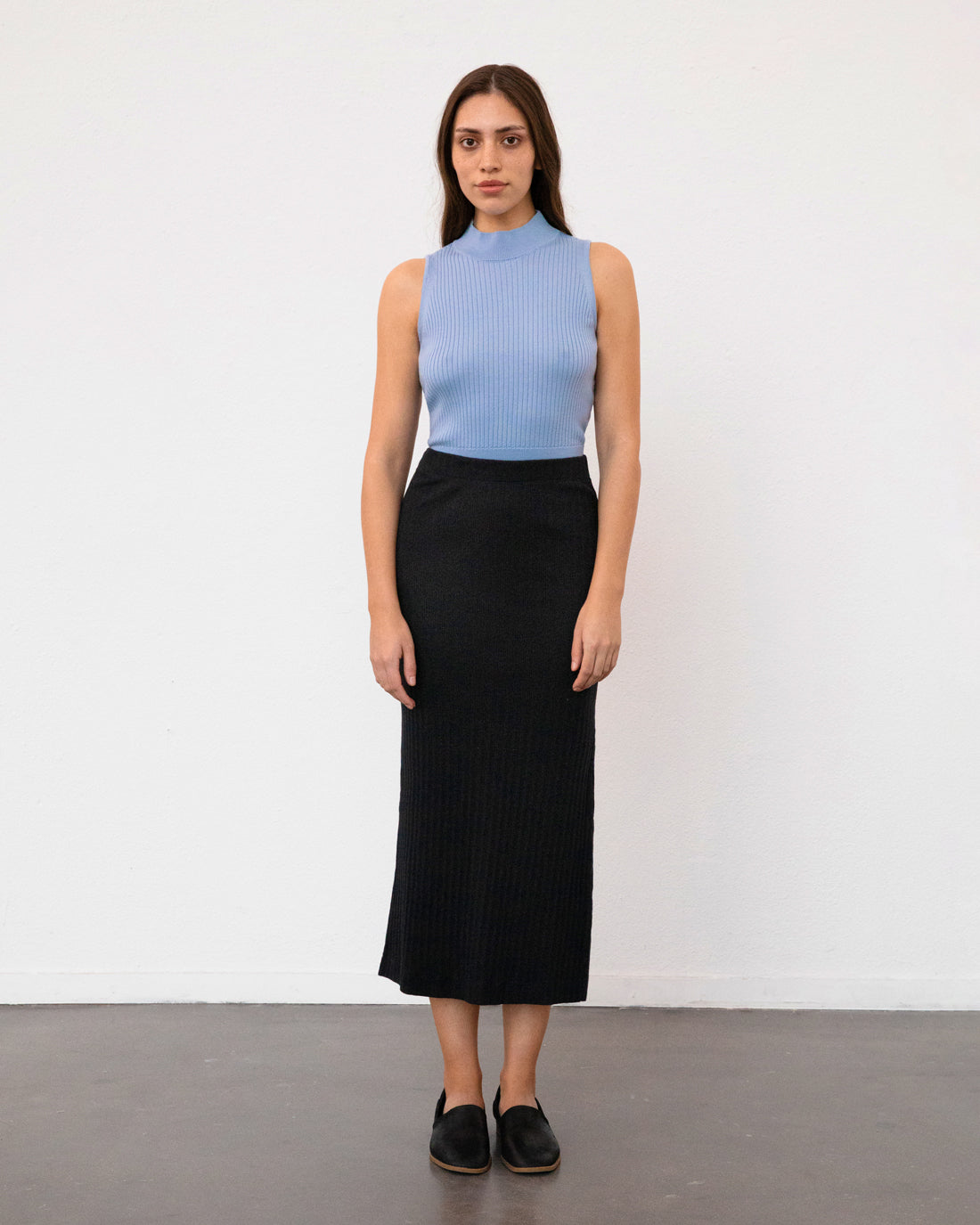 Black ribbed skirt made from 100% organic cotton by Rotholz