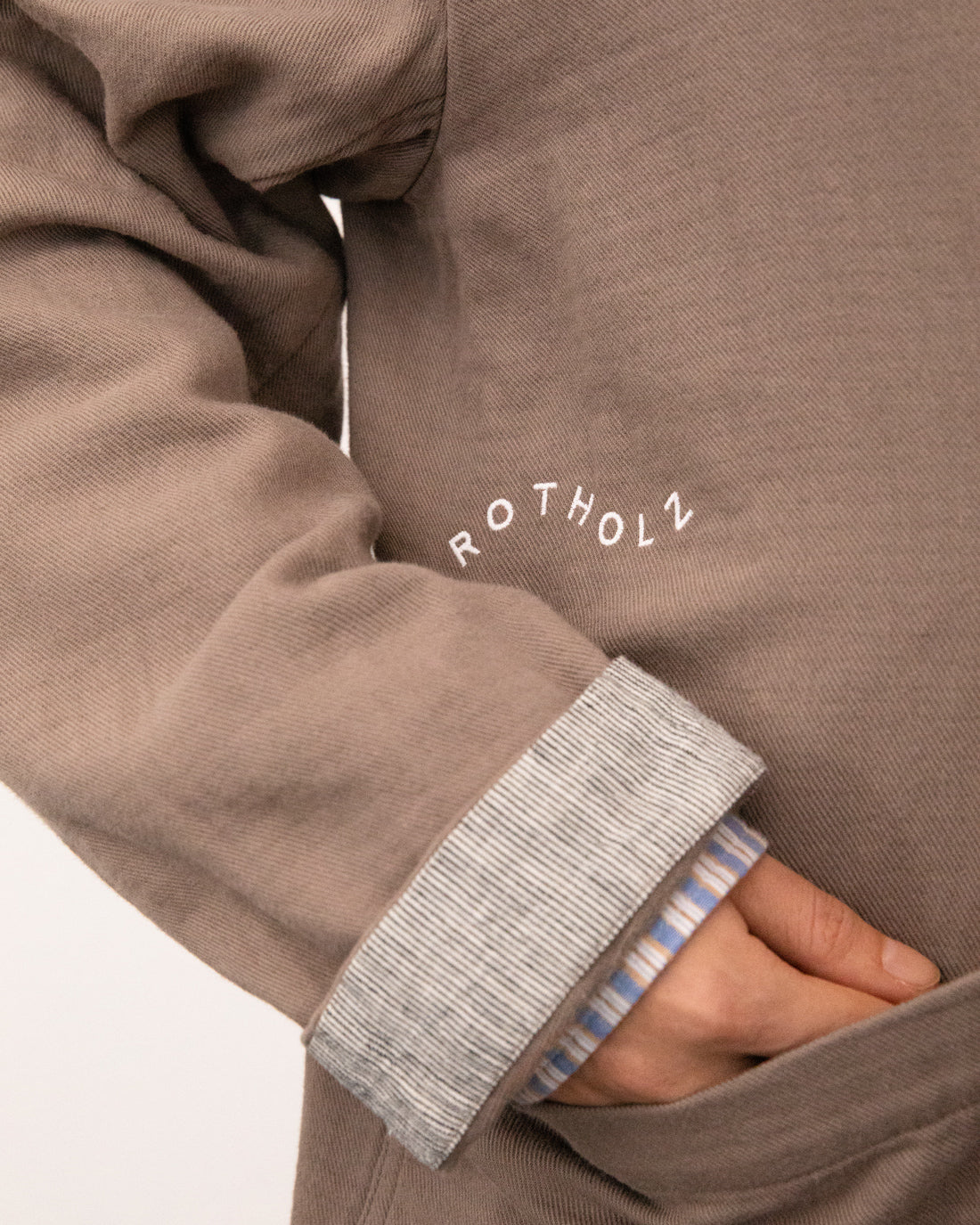 Braune Jacke aus 100% Bio-Baumwolle von Rotholz