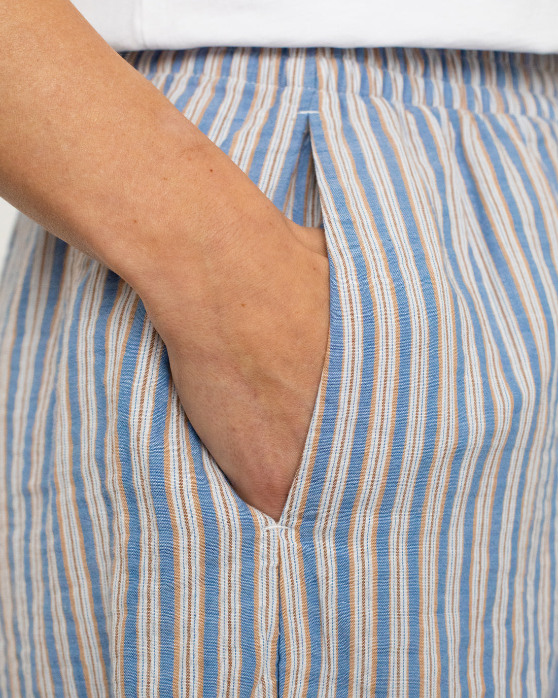 Gestreifte kurze Hose aus 100% Bio-Baumwolle von Rotholz