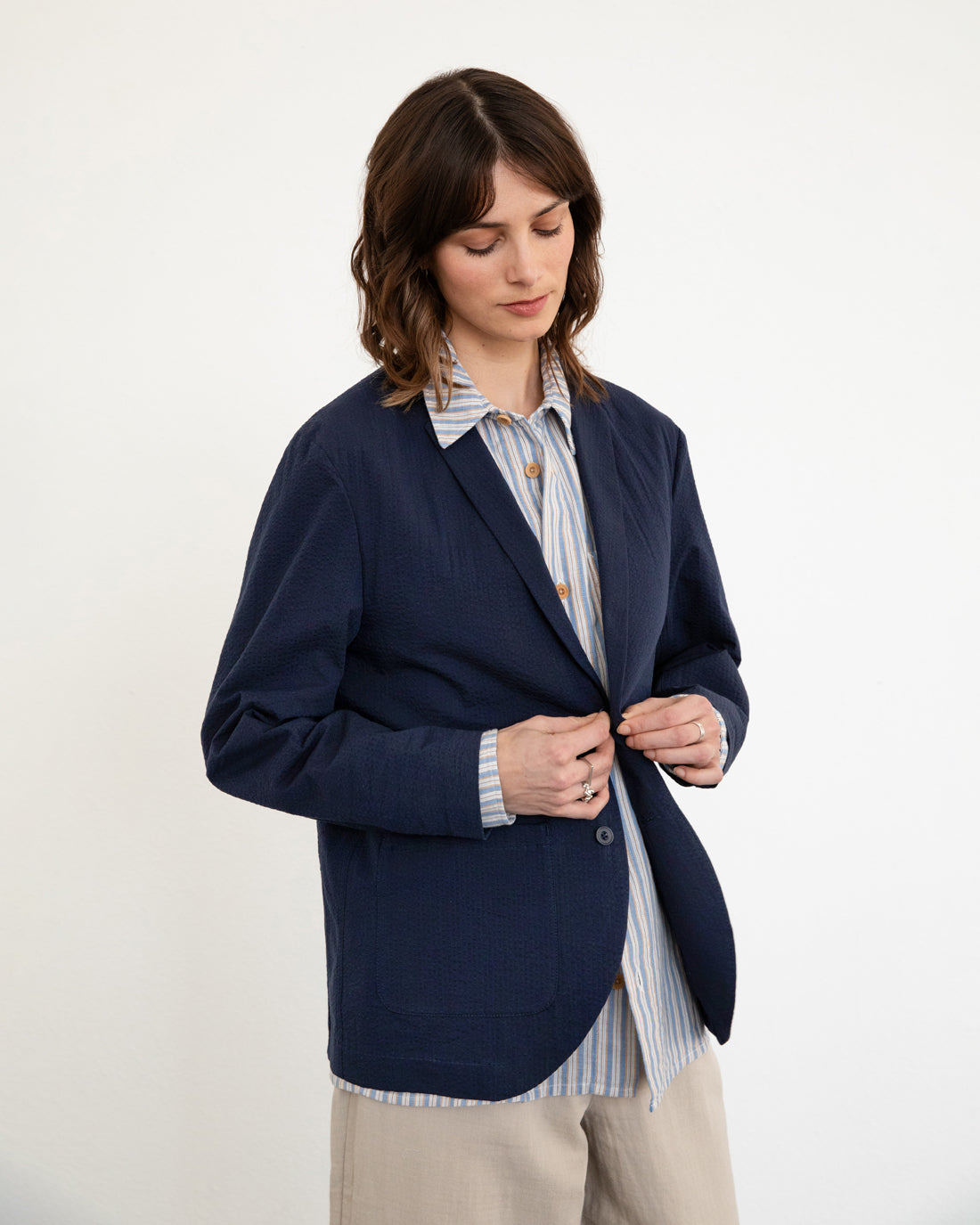 Dark blue blazer made of 100% organic cotton by Rotholz