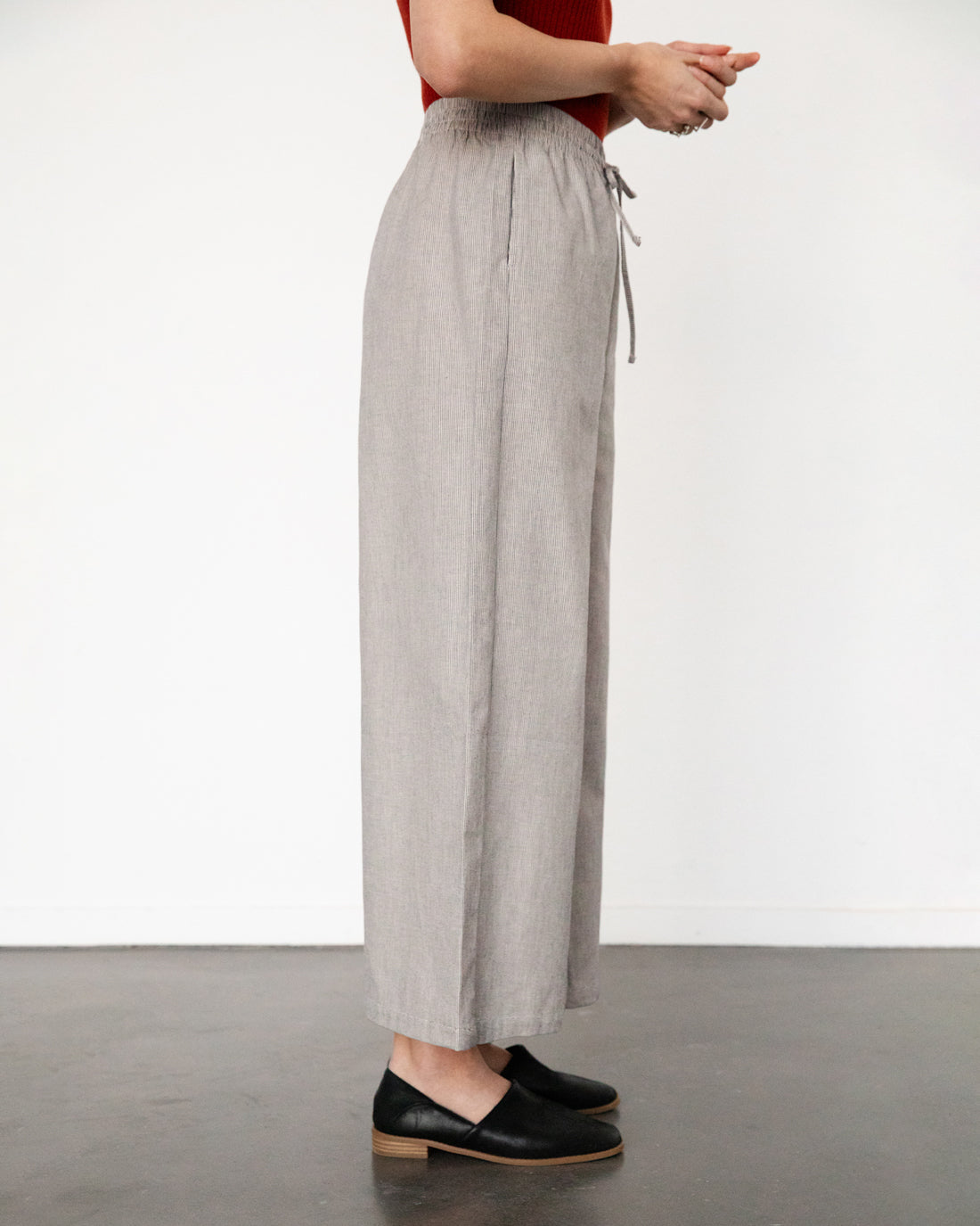 Graue Weite Hose aus 100% Bio-Baumwolle von Rotholz