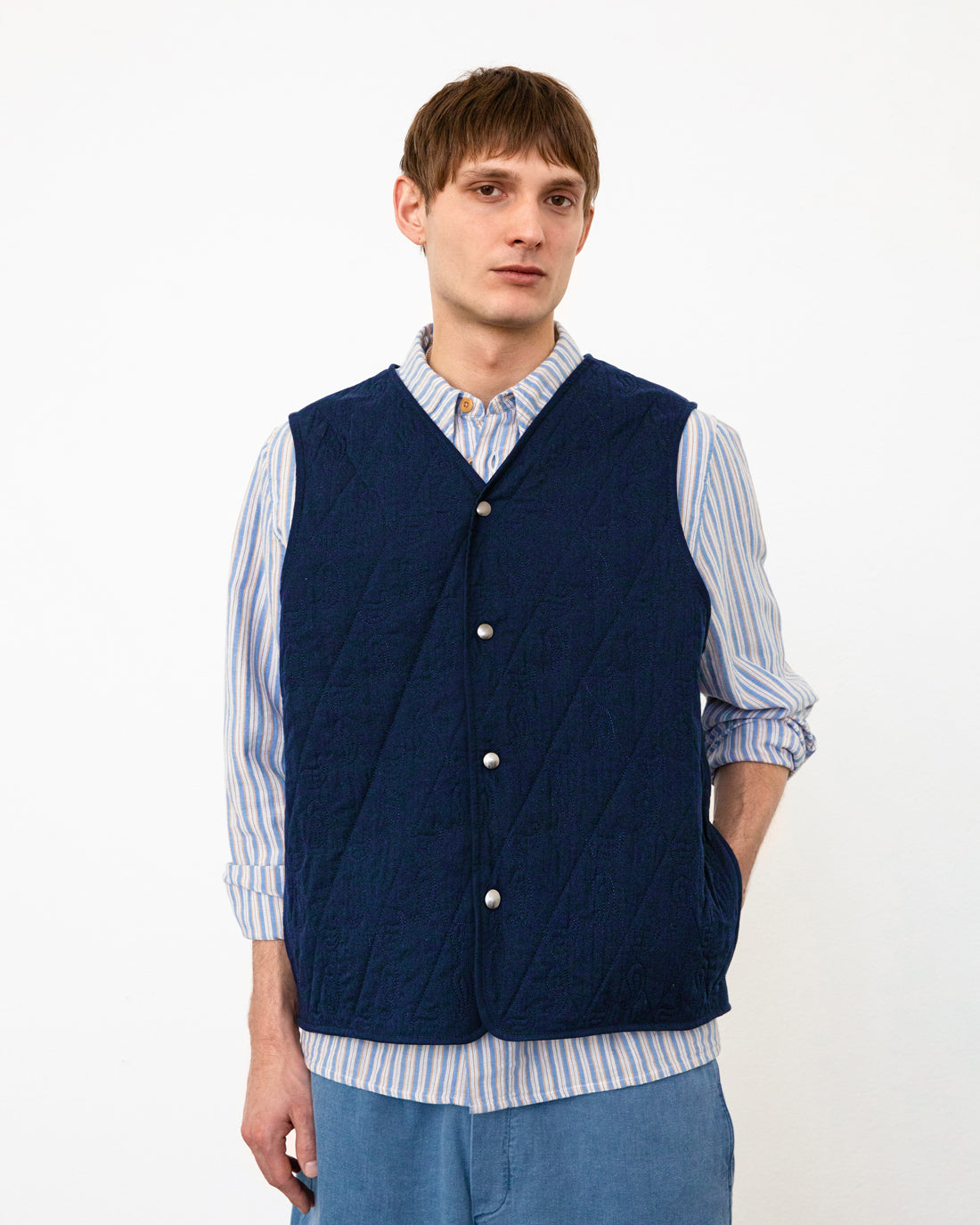 Gilet matelassé bleu foncé en 100 % coton biologique de Rotholz