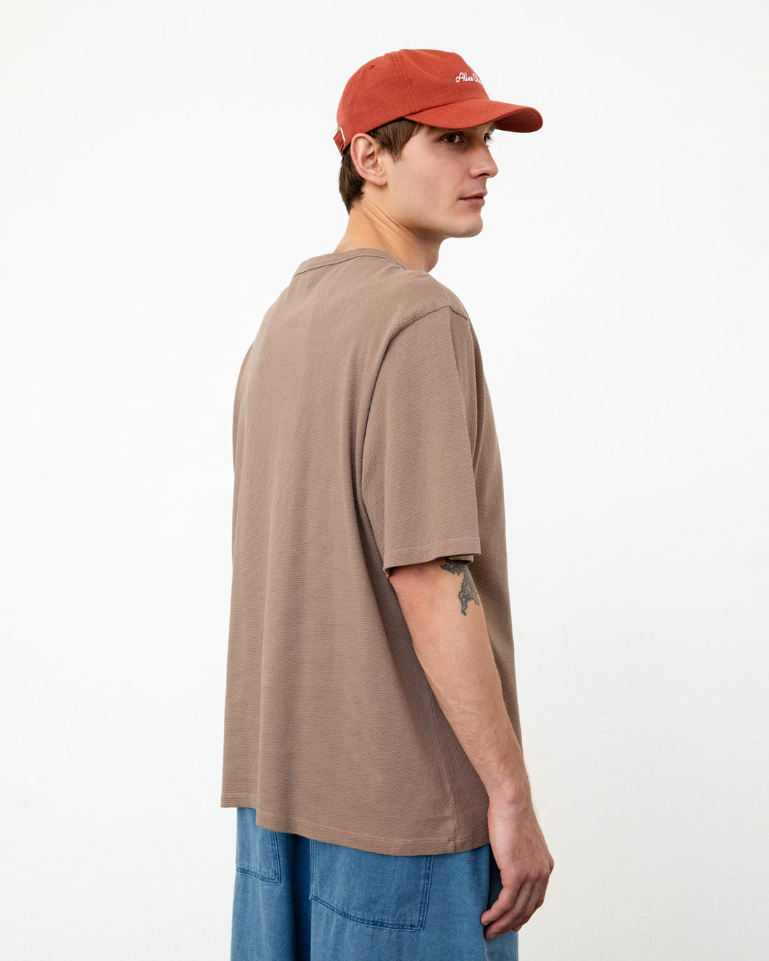 T-shirt gaufré marron 100 % coton biologique de Rotholz