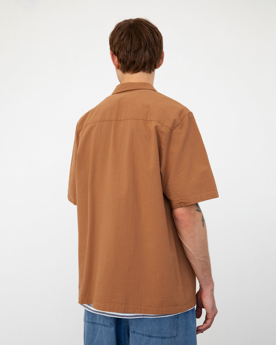 Light brown bowling shirt seersucker made from 100% organic cotton by Rotholz