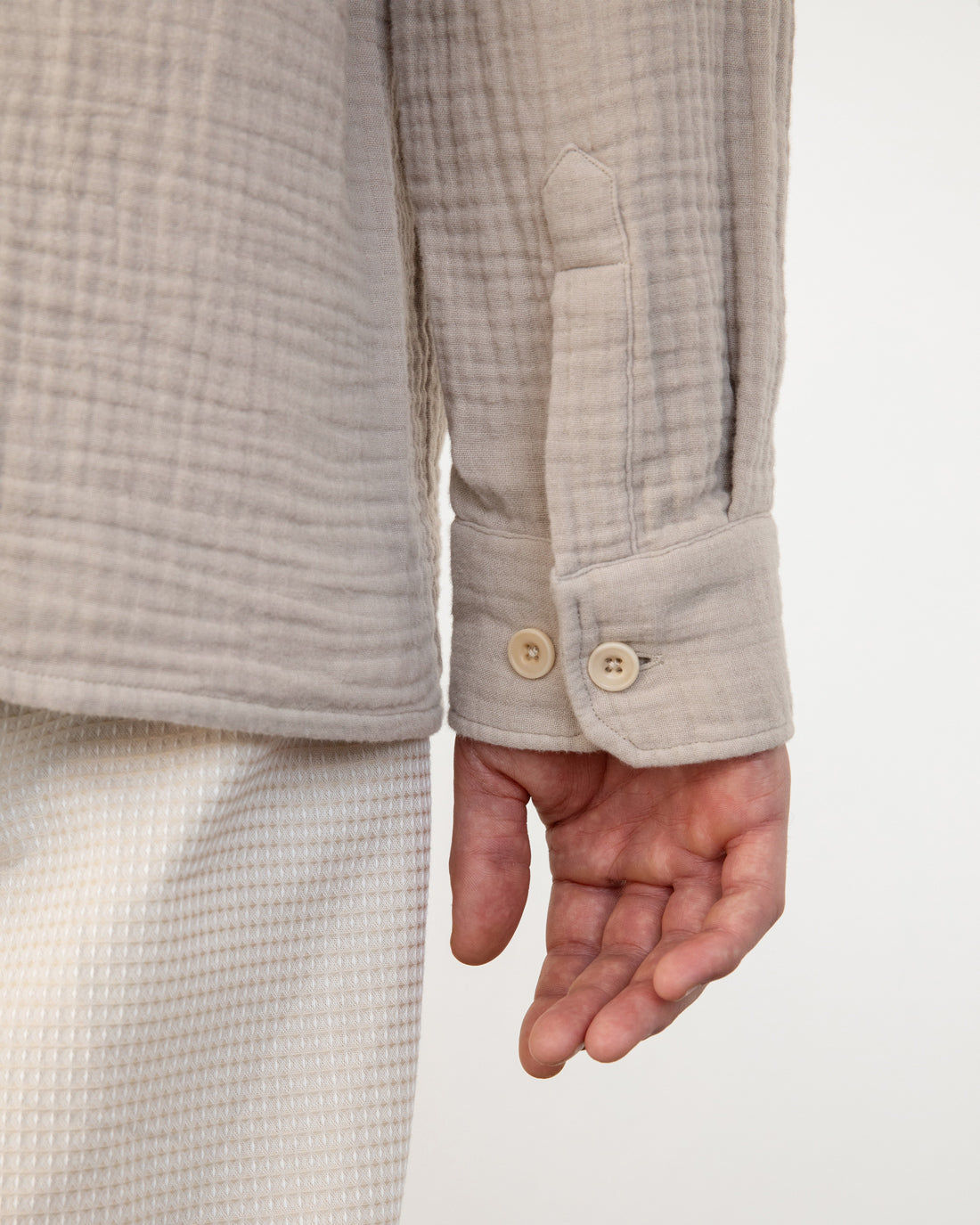 Beige shirt made of 100% muslin organic cotton by Rotholz