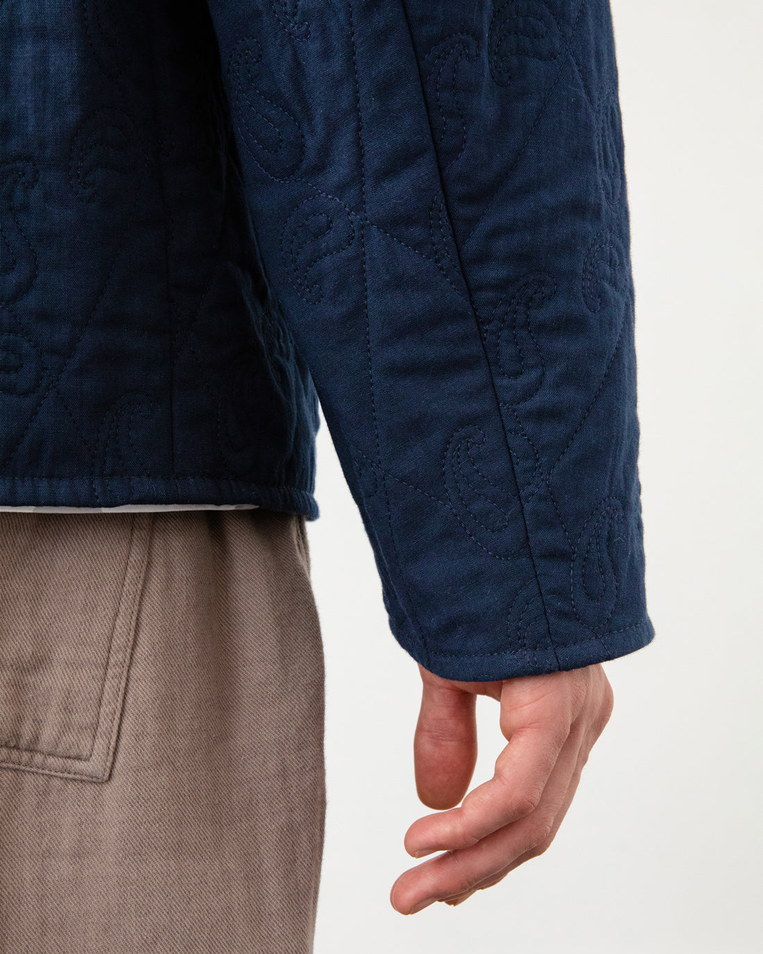 Dunkelblaue Steppjacke aus 100% Bio-Baumwolle von Rotholz