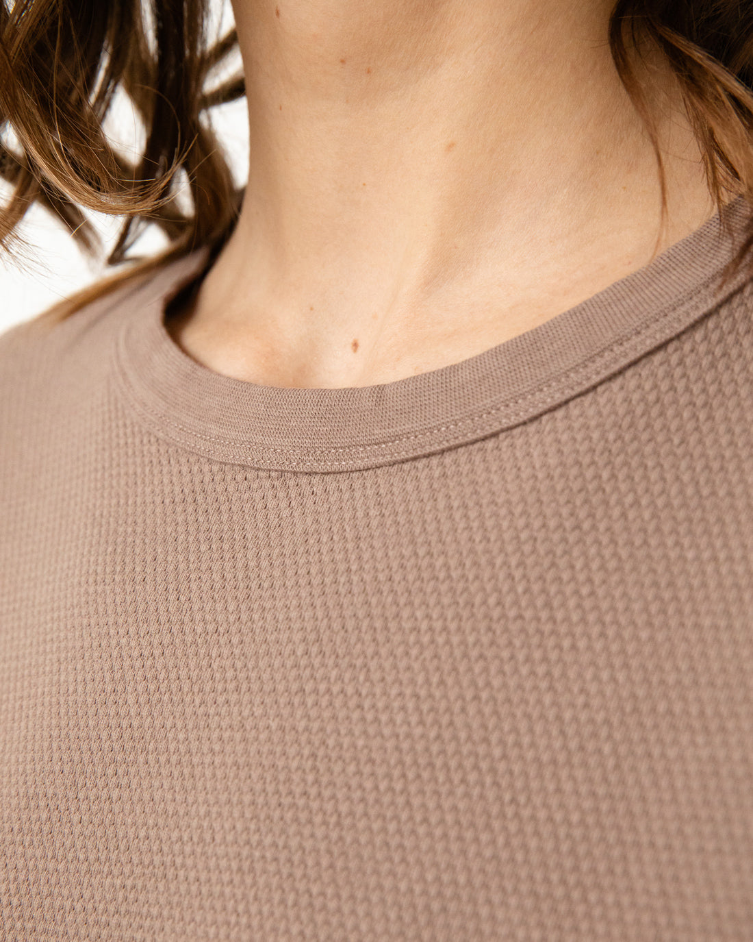 Brown T-shirt waffle made of 100% organic cotton by Rotholz