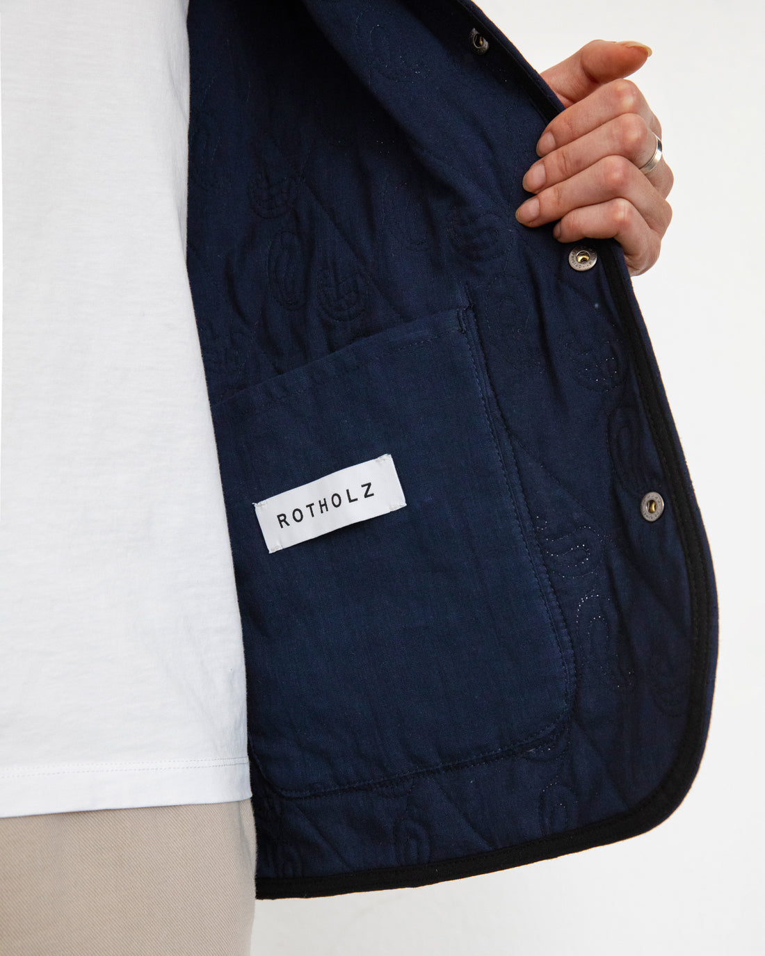 Dark blue quilted jacket made of 100% organic cotton by Rotholz
