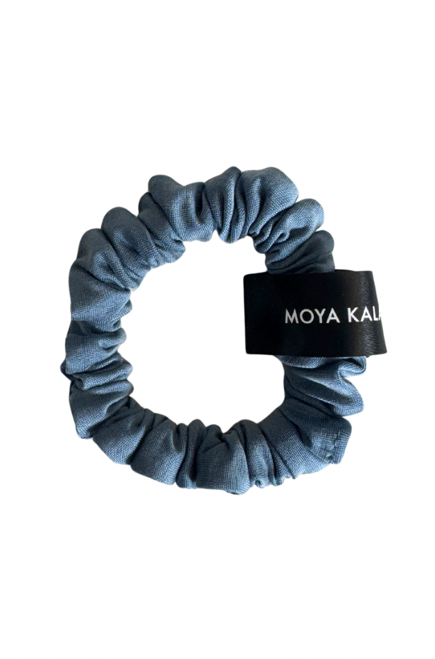 Blauer Haargummi Scrunchie aus Cupro von Moya Kala