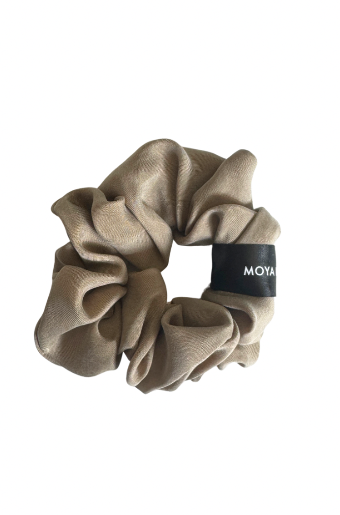 Gelbgrüner Haargummi Scrunchie aus 100% Cupro von Moya Kala