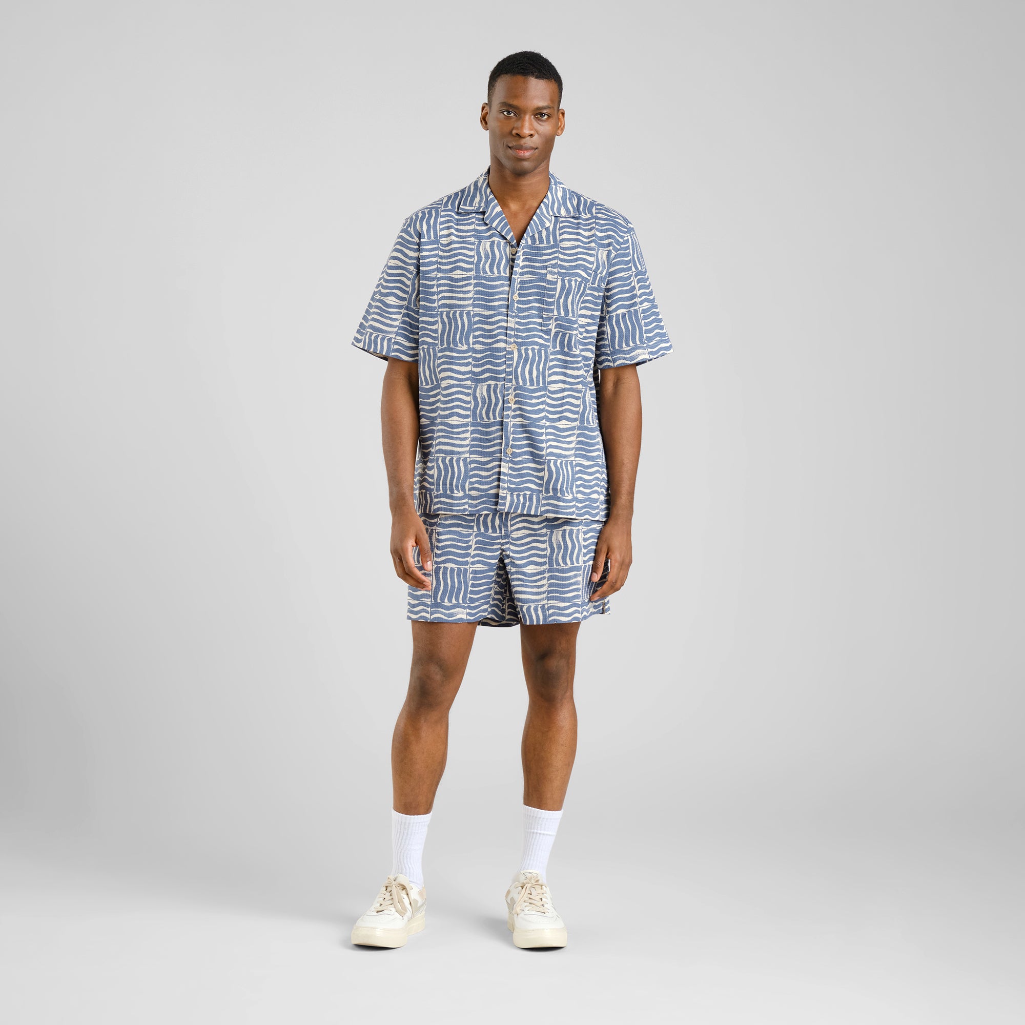 Short à motifs Eddingen en 100% coton biologique par Dedicated