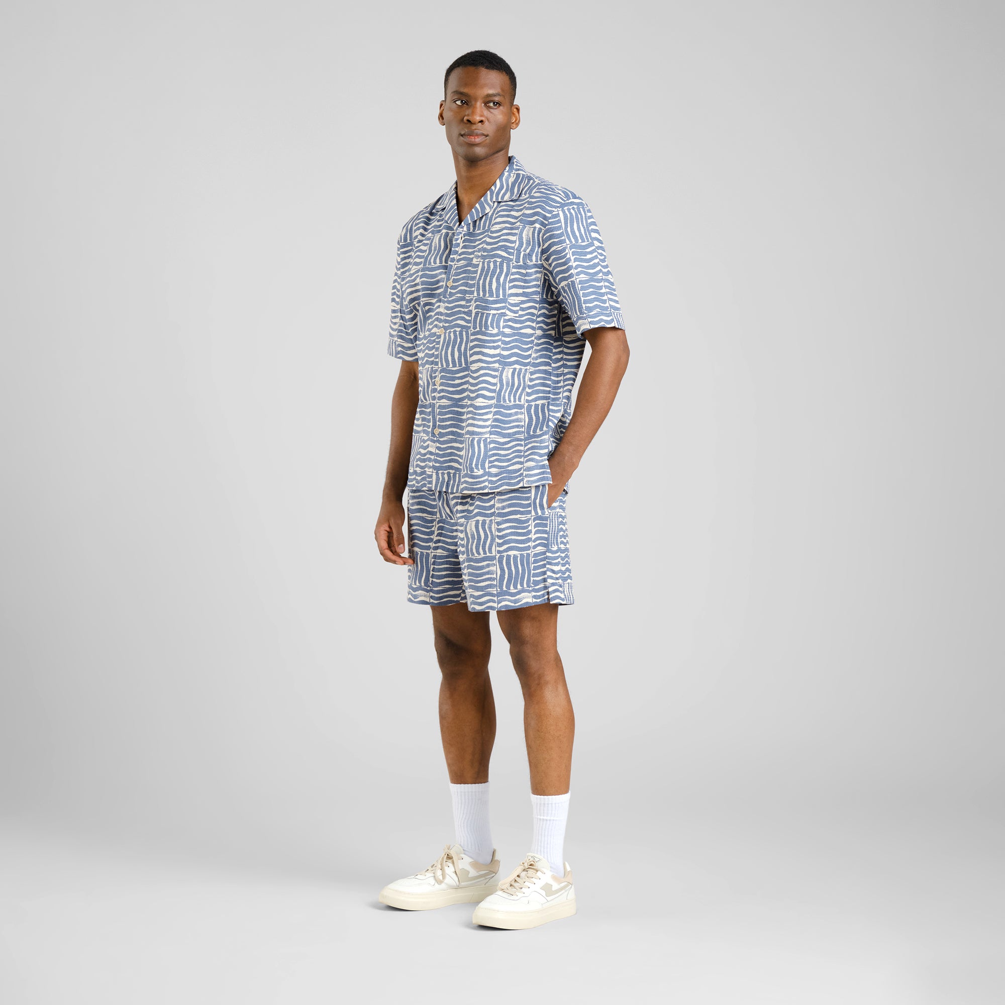 Short à motifs Eddingen en 100% coton biologique par Dedicated