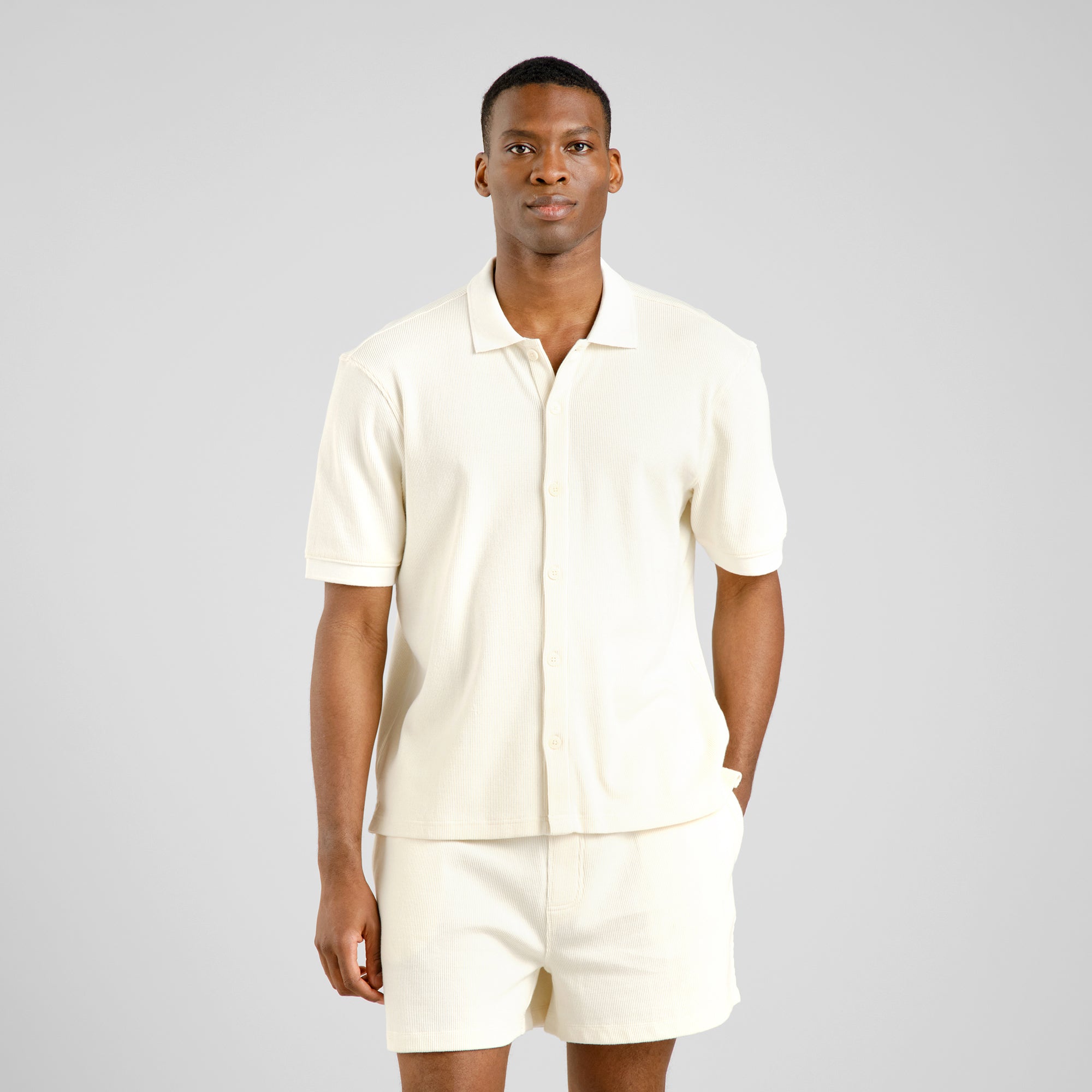 Short-sleeved shirt Falkvik made of 100% organic cotton in off-white by Dedicated