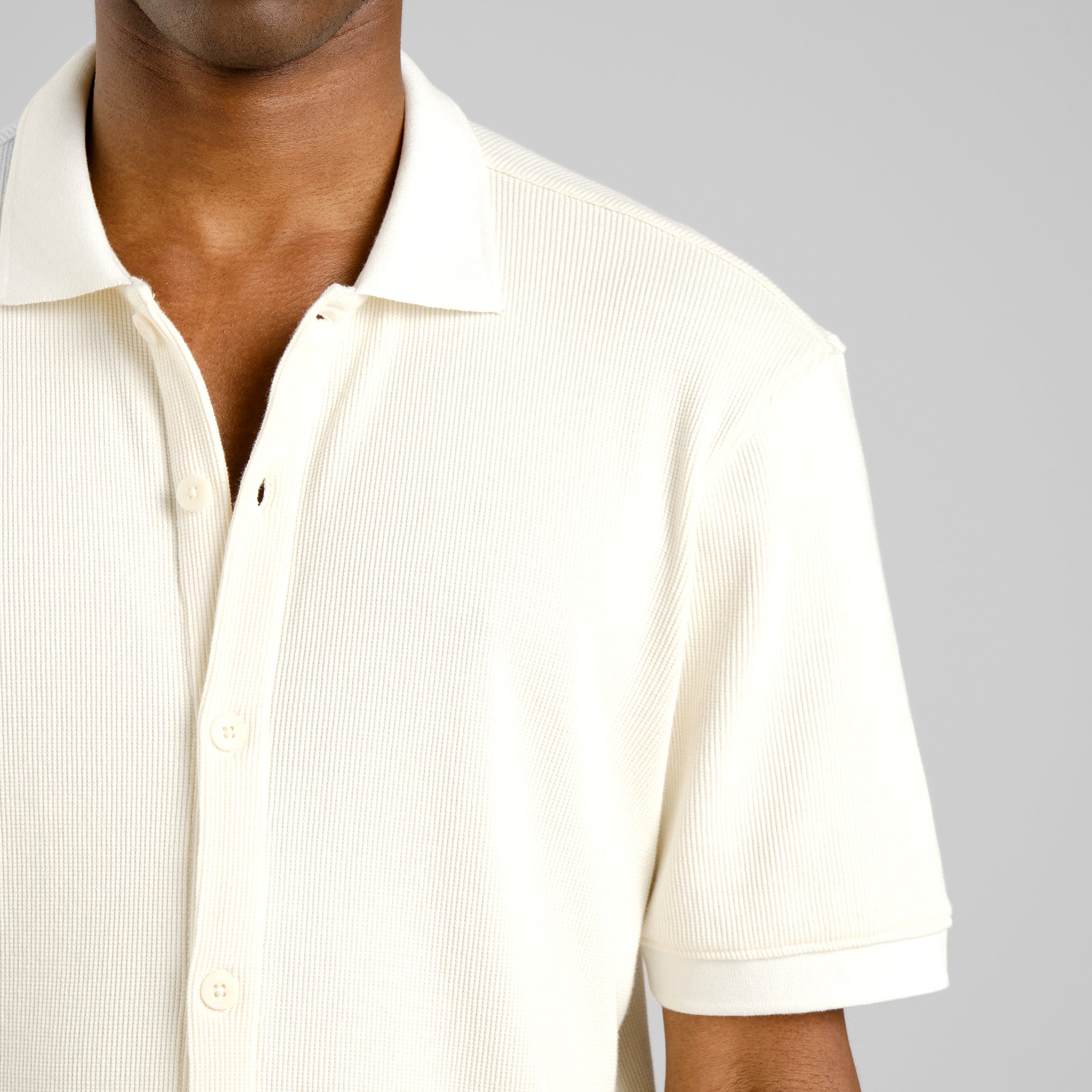 Short-sleeved shirt Falkvik made of 100% organic cotton in off-white by Dedicated