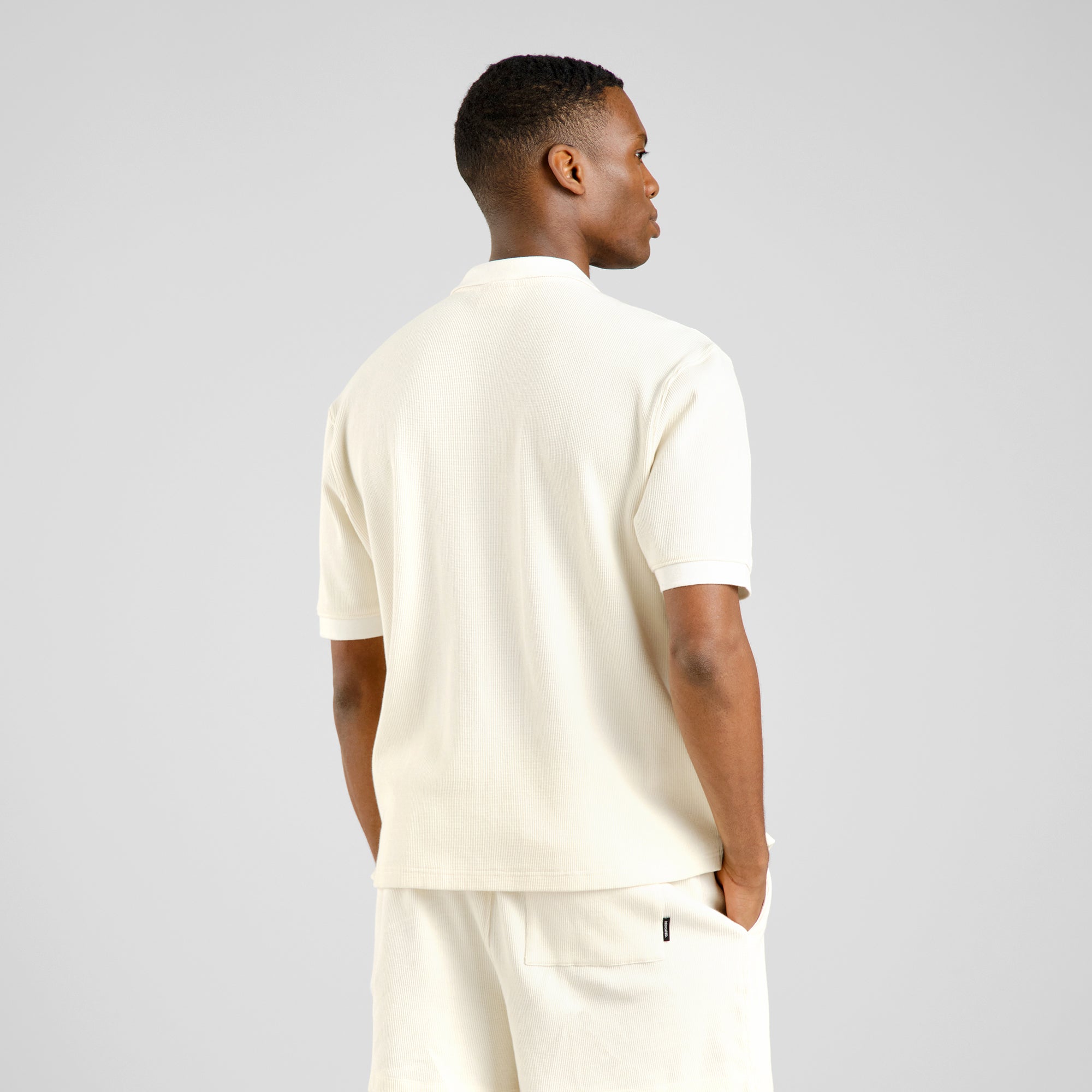 Short-sleeved shirt Falkvik made of 100% organic cotton in off-white by Dedicated