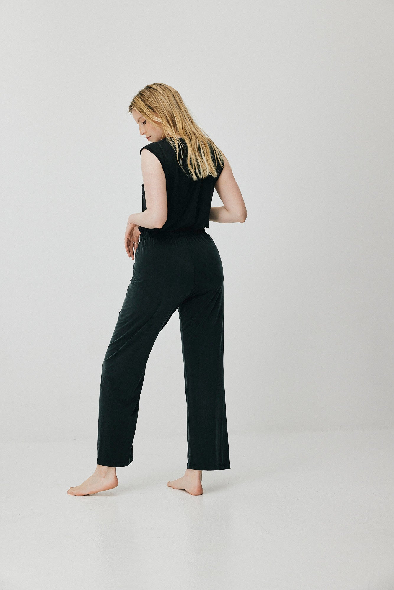 Top en cupro noir par MOYA KALA