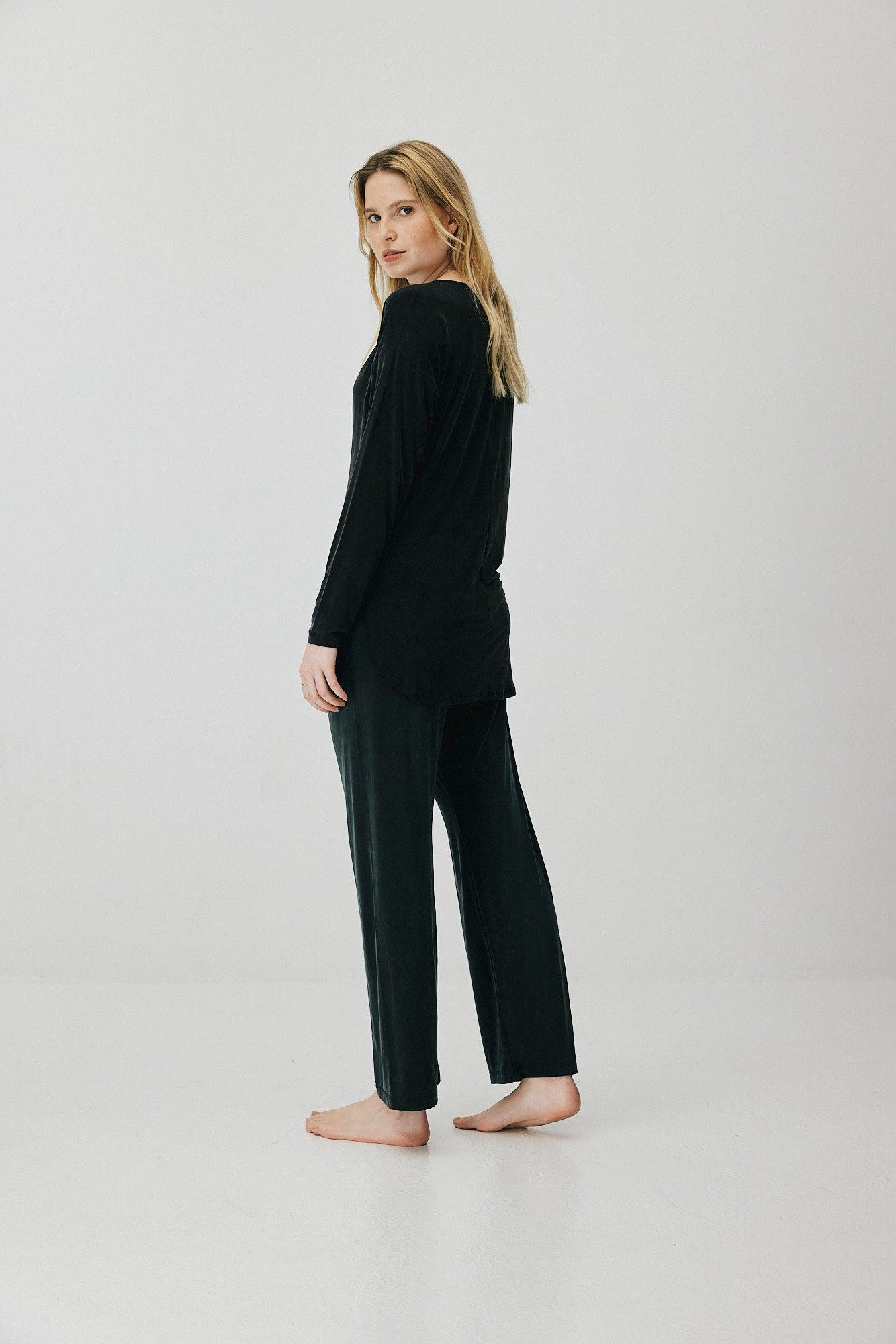Schwarze Bluse aus Cupro von MOYA KALA