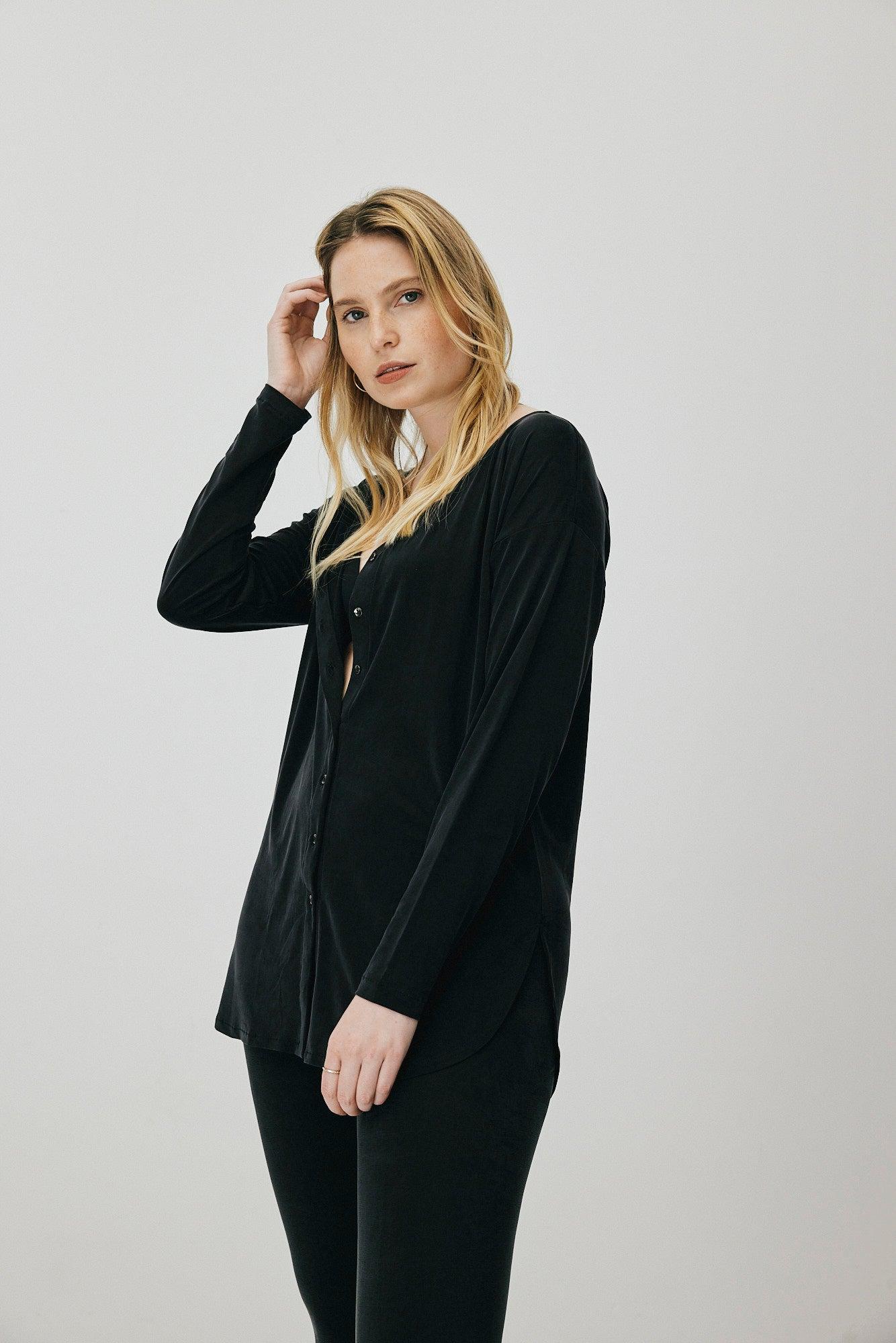 Schwarze Bluse aus Cupro von MOYA KALA