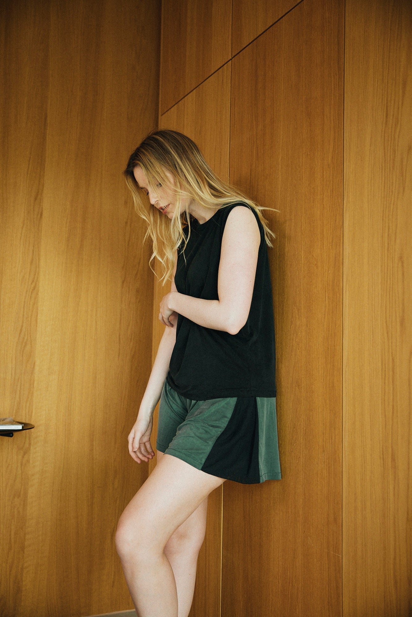 Grüne Bermuda-Shorts aus Cupro von MOYA KALA