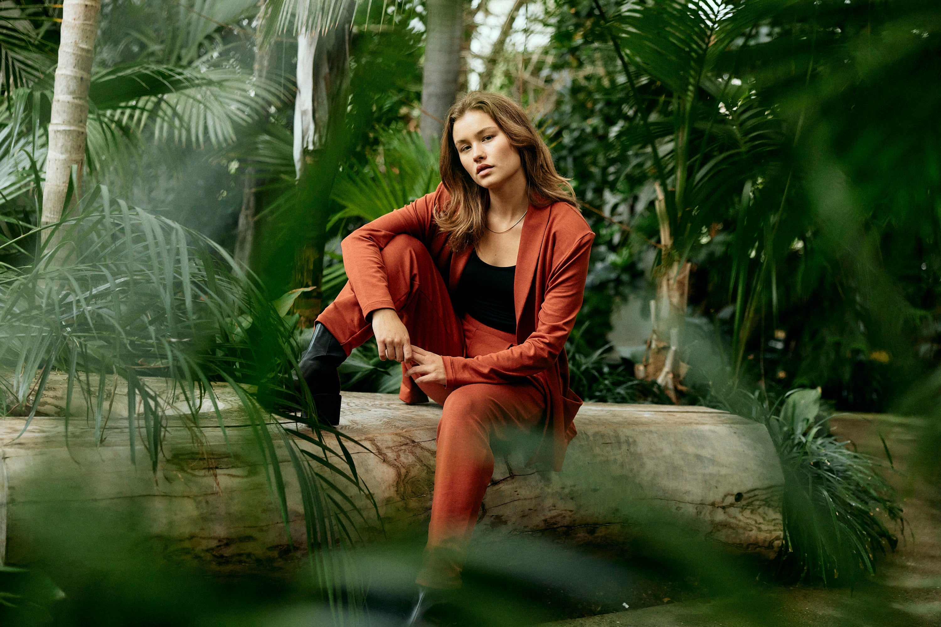 Jogger formel - rouge camel par Moya Kala