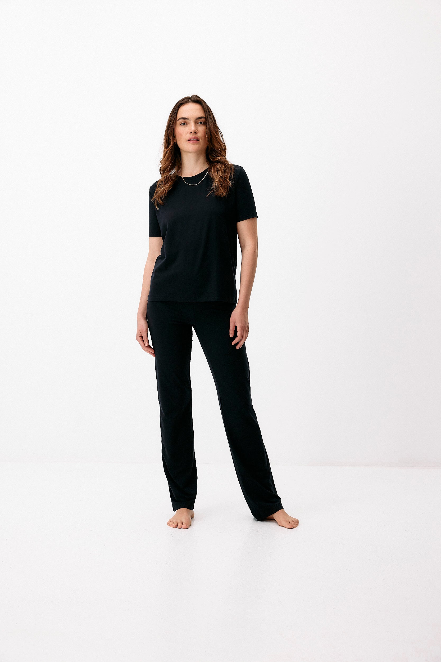 Schwarzes T-Shirt Neo Classic aus Lenzing von Moya Kala