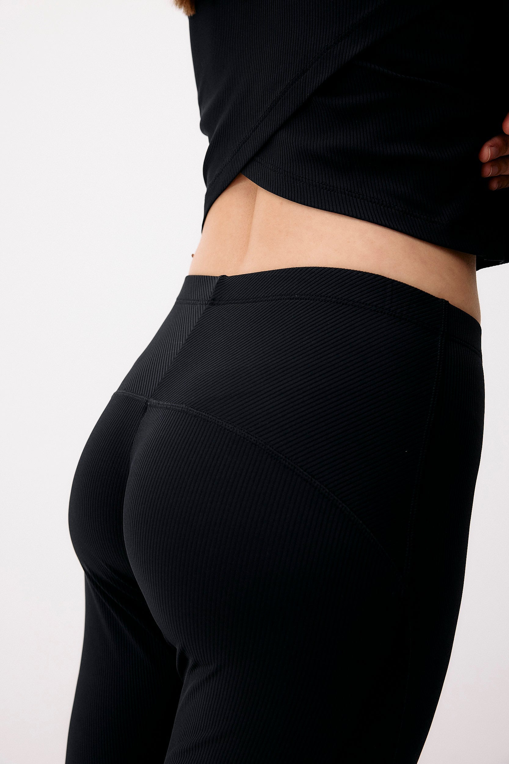 Dunkelblaue Hybrid Leggings aus recyceltem Polyamid von Moya Kala