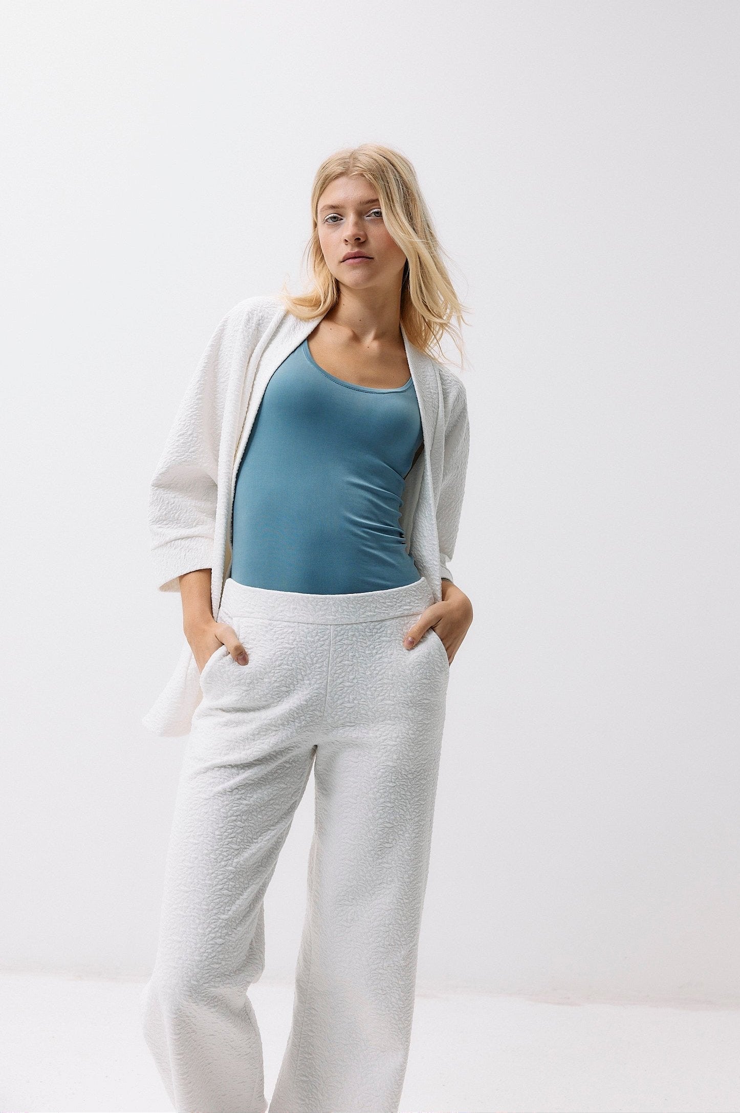 Botanic Lounge Pants - vanilla white aus Bio Baumwolle mit Brennessel-Anteil von Moya Kala