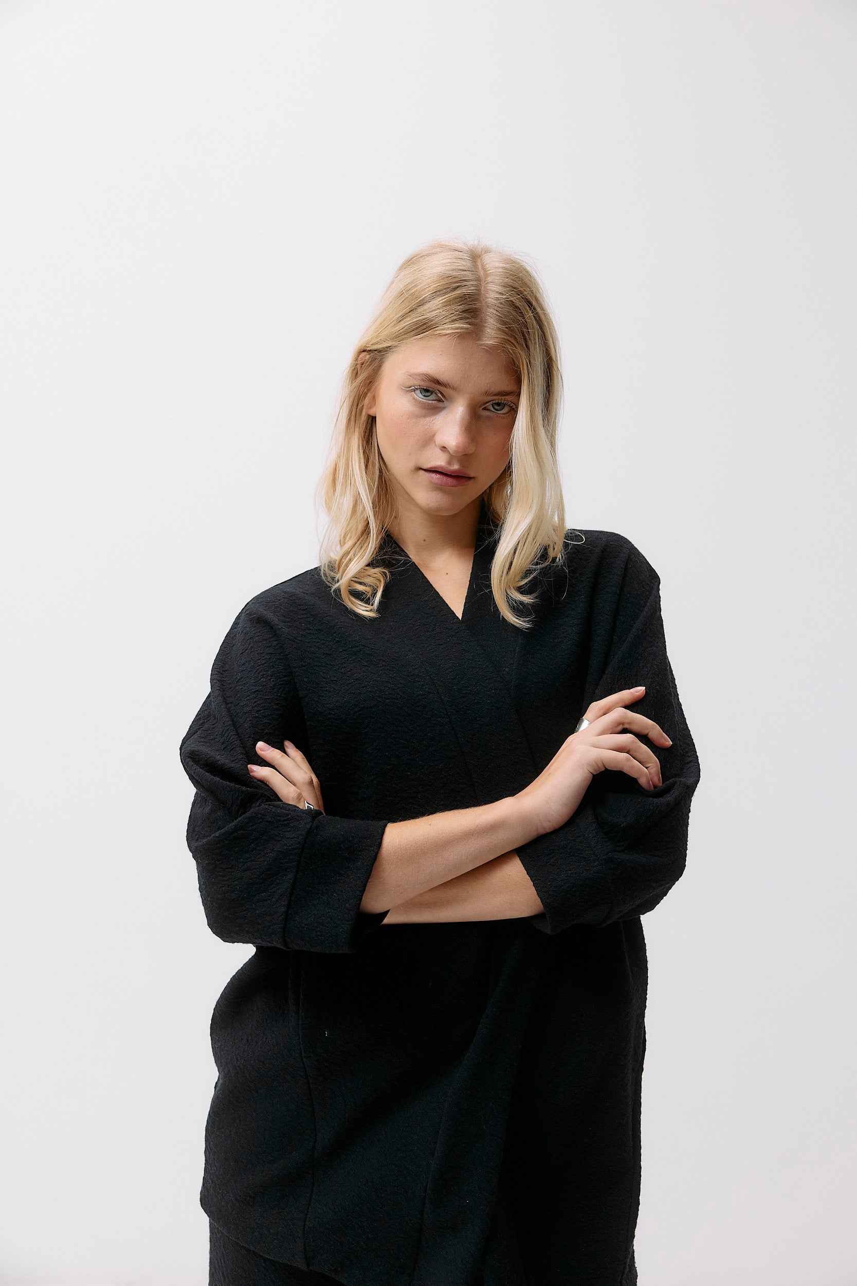 Botanic Jacket - black intense aus Bio Baumwolle mit Brennessel-Anteil von Moya Kala