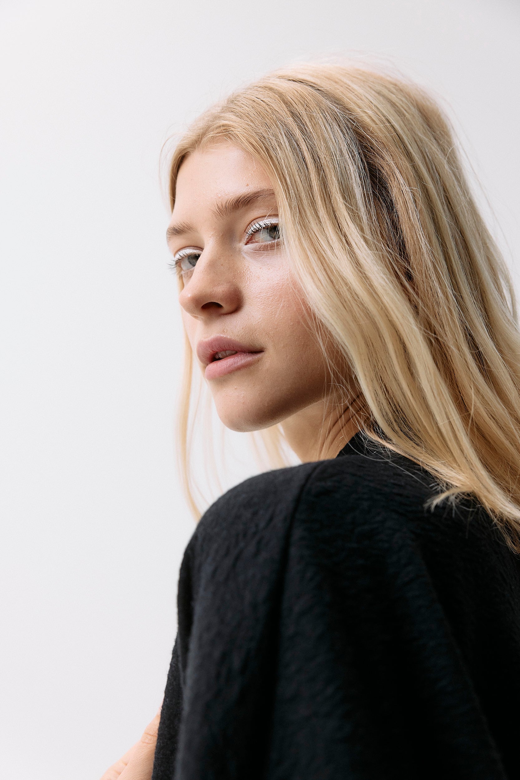 Botanic Jacket - black intense aus Bio Baumwolle mit Brennessel-Anteil von Moya Kala