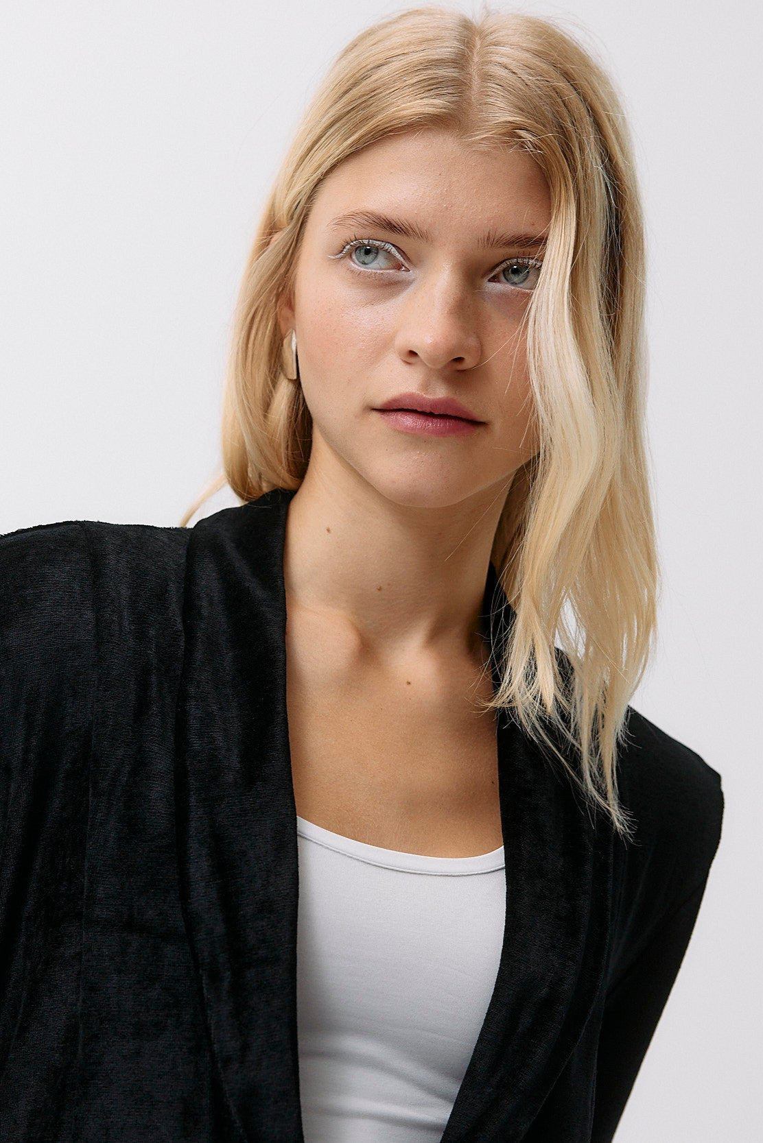 Velvet Blazer - black intense von Moya Kala