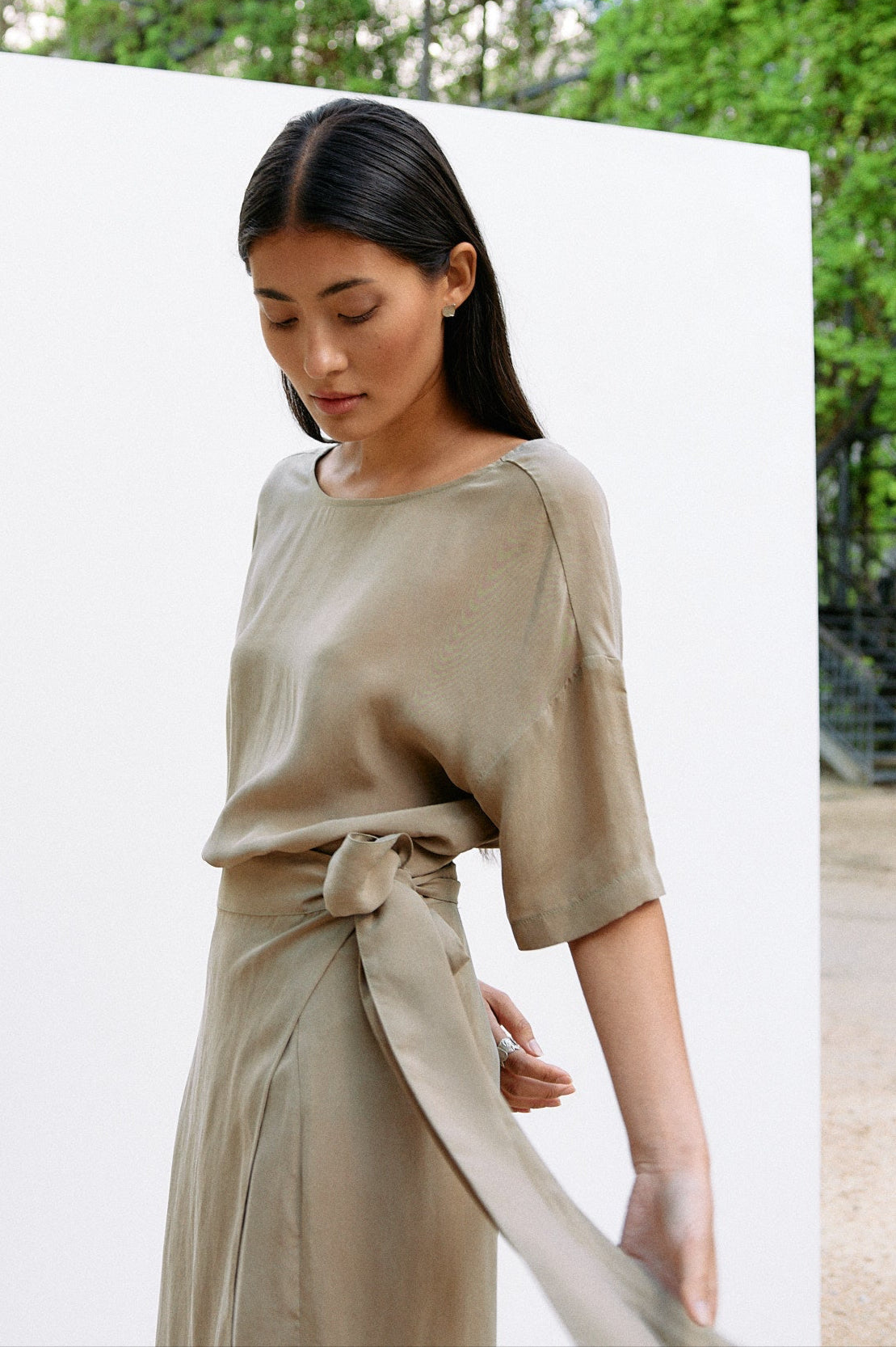 Woven Cupro Reversible Top - coriander - von Moya Kala