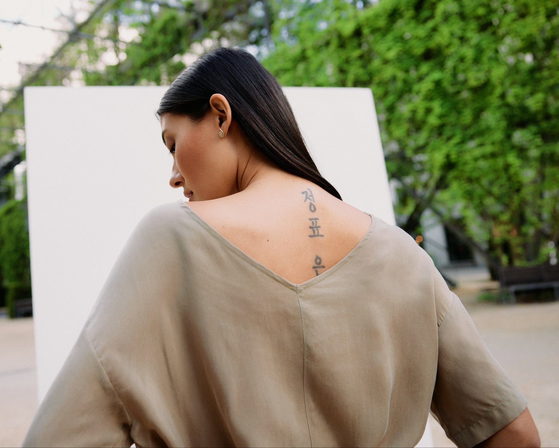 Woven Cupro Reversible Top - coriander - von Moya Kala